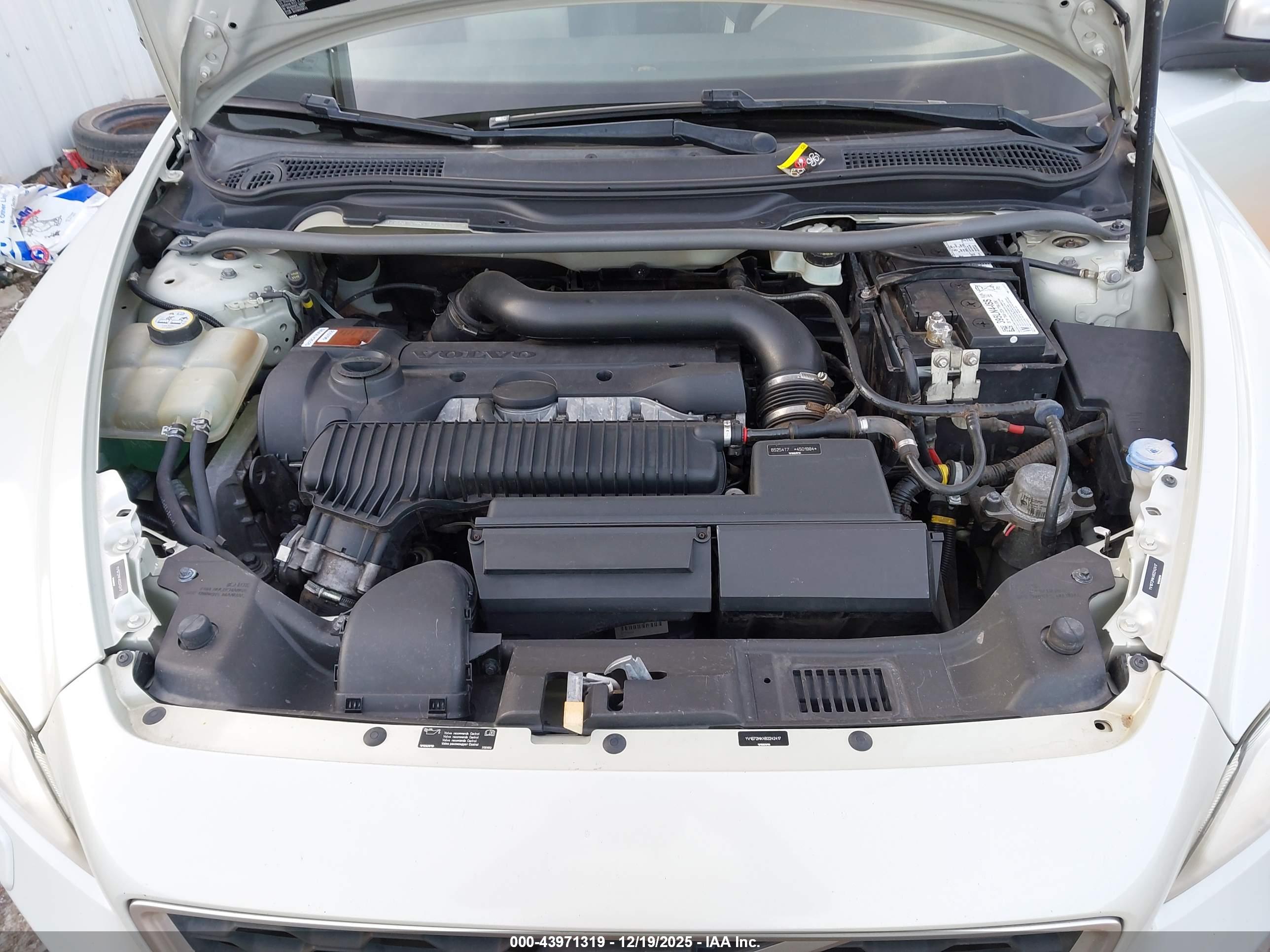 VOLVO C30 image 10