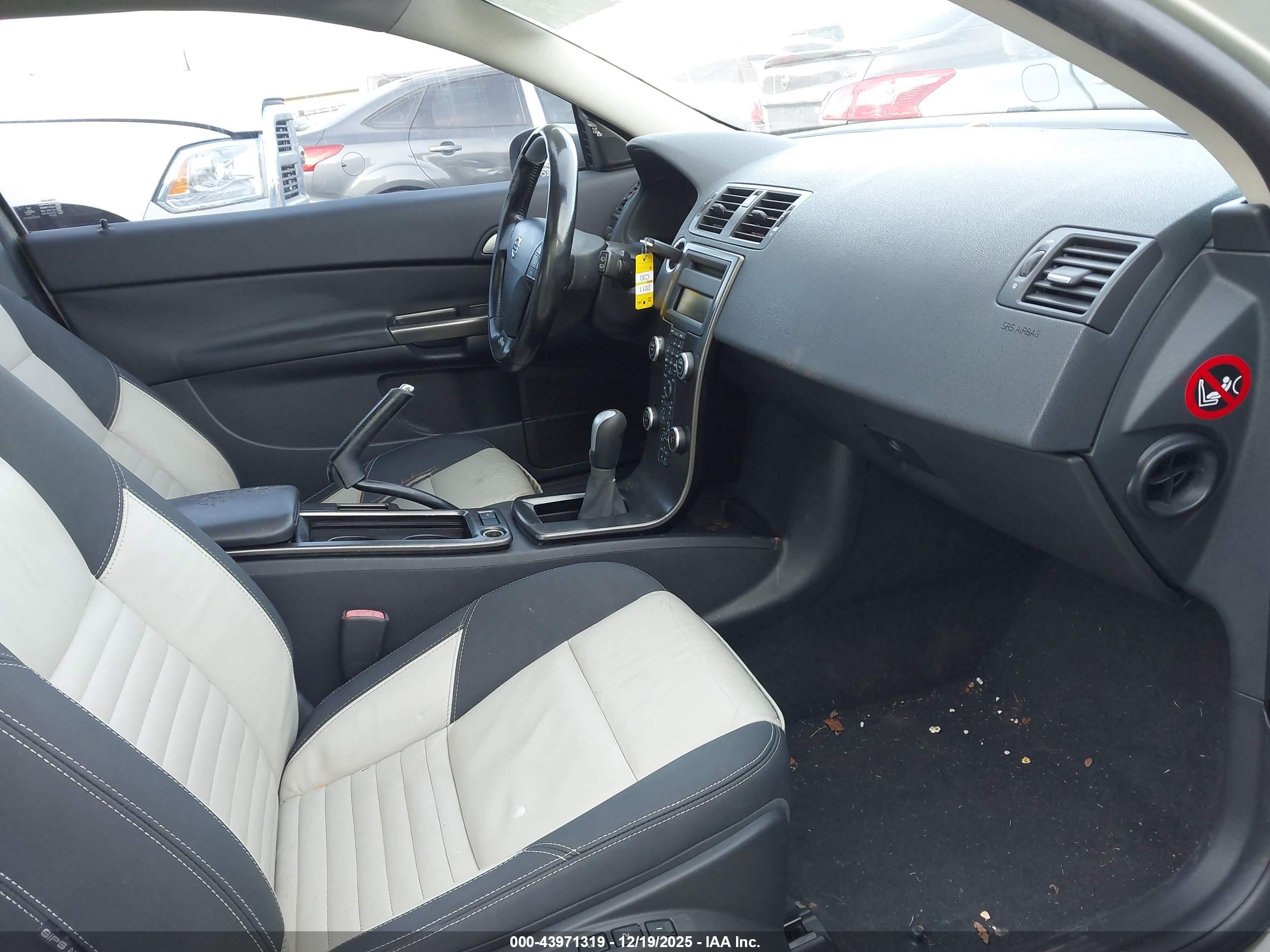 VOLVO C30 image 5