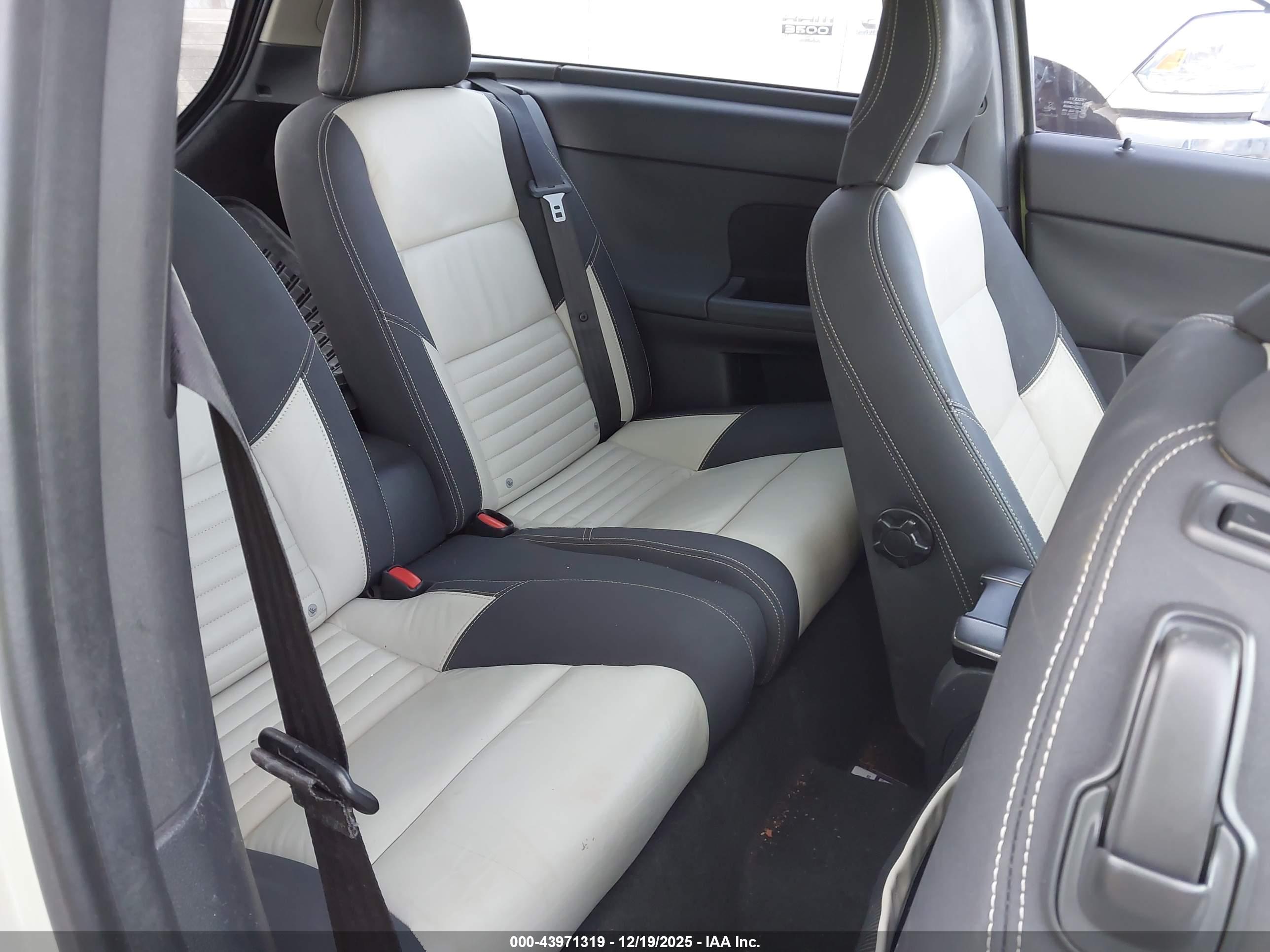 VOLVO C30 image 8
