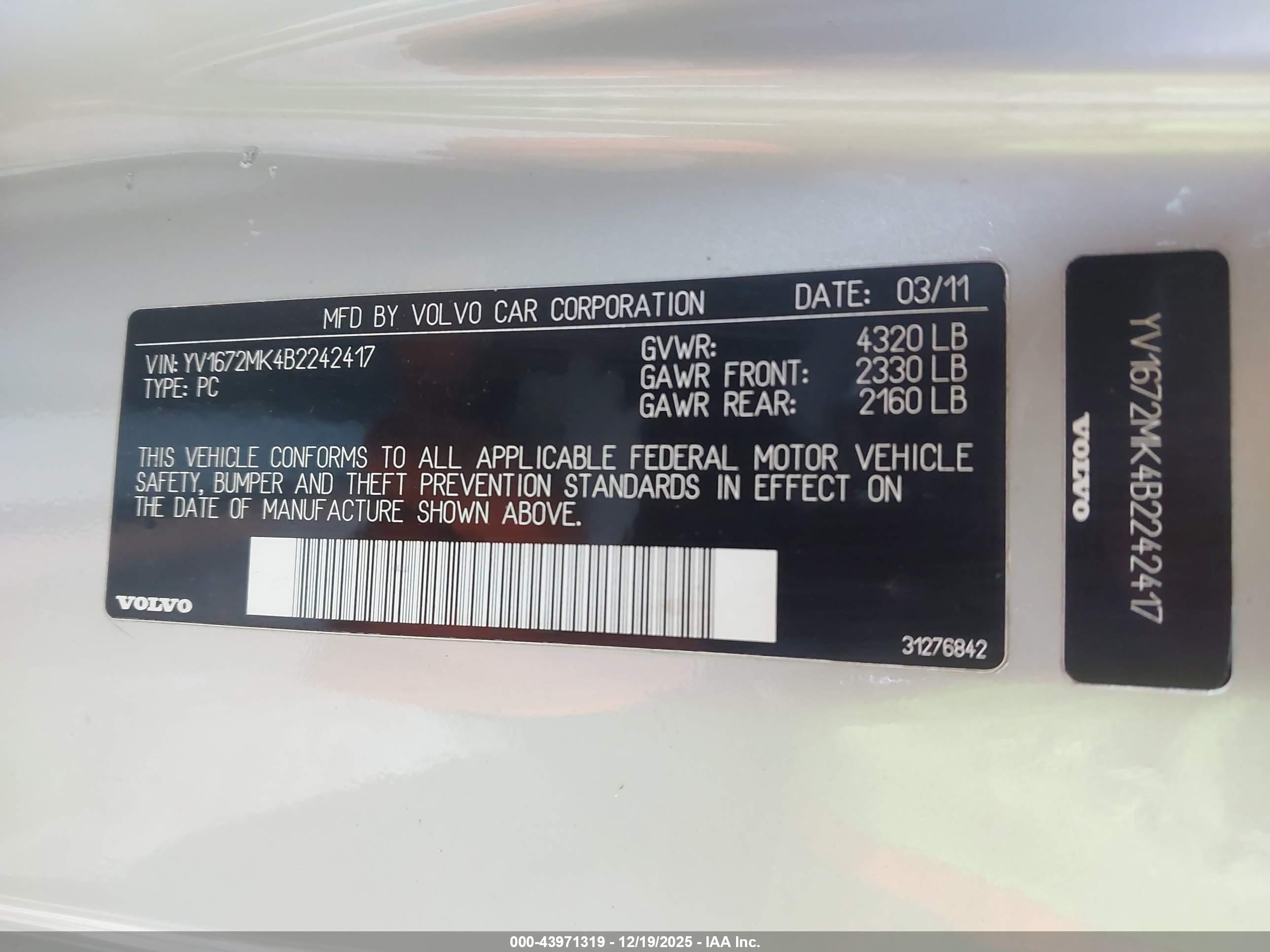 VOLVO C30 image 9
