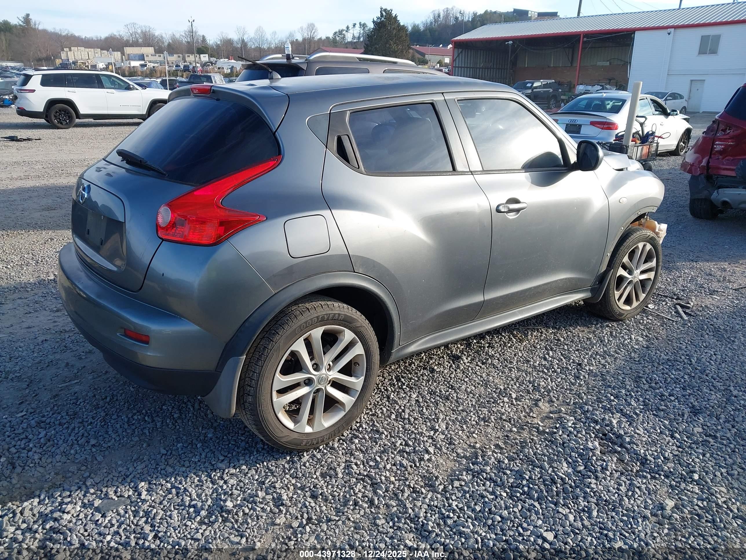 NISSAN JUKE image 4