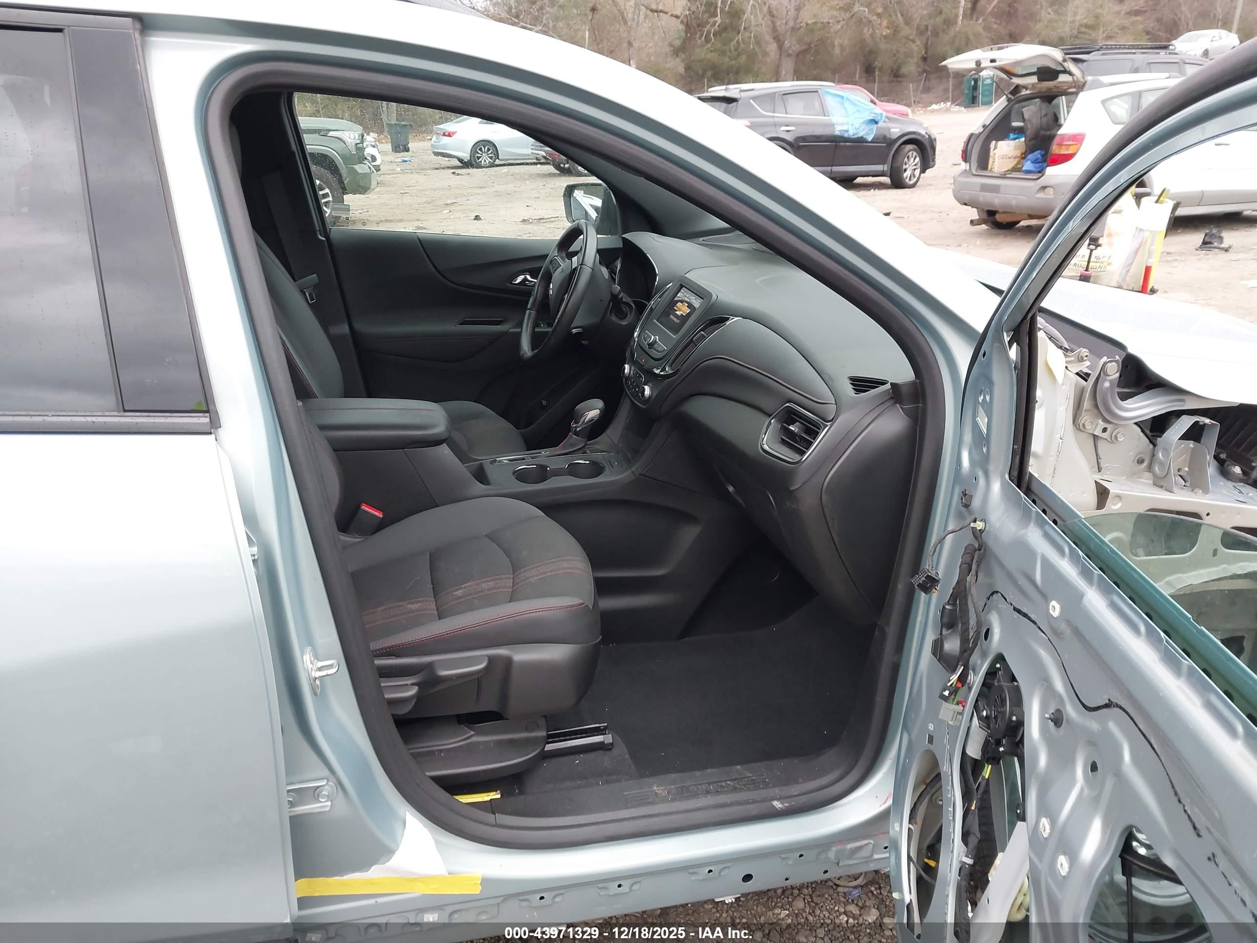 CHEVROLET EQUINOX image 5