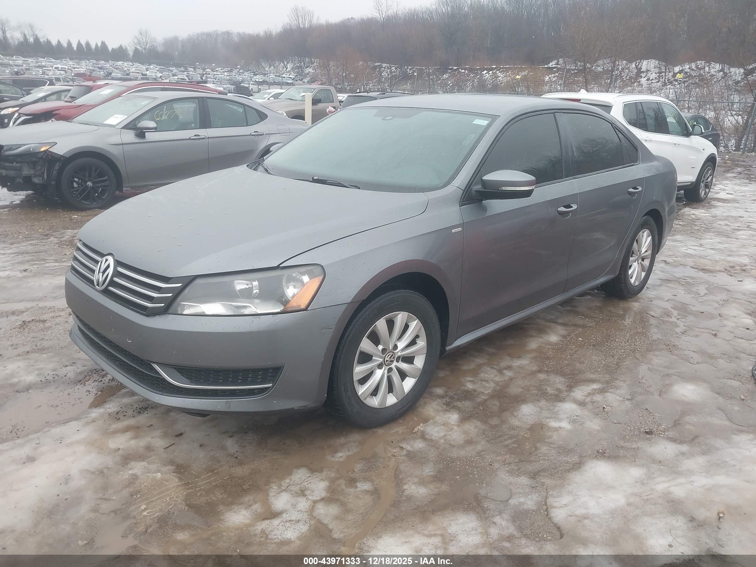 VOLKSWAGEN PASSAT image 2