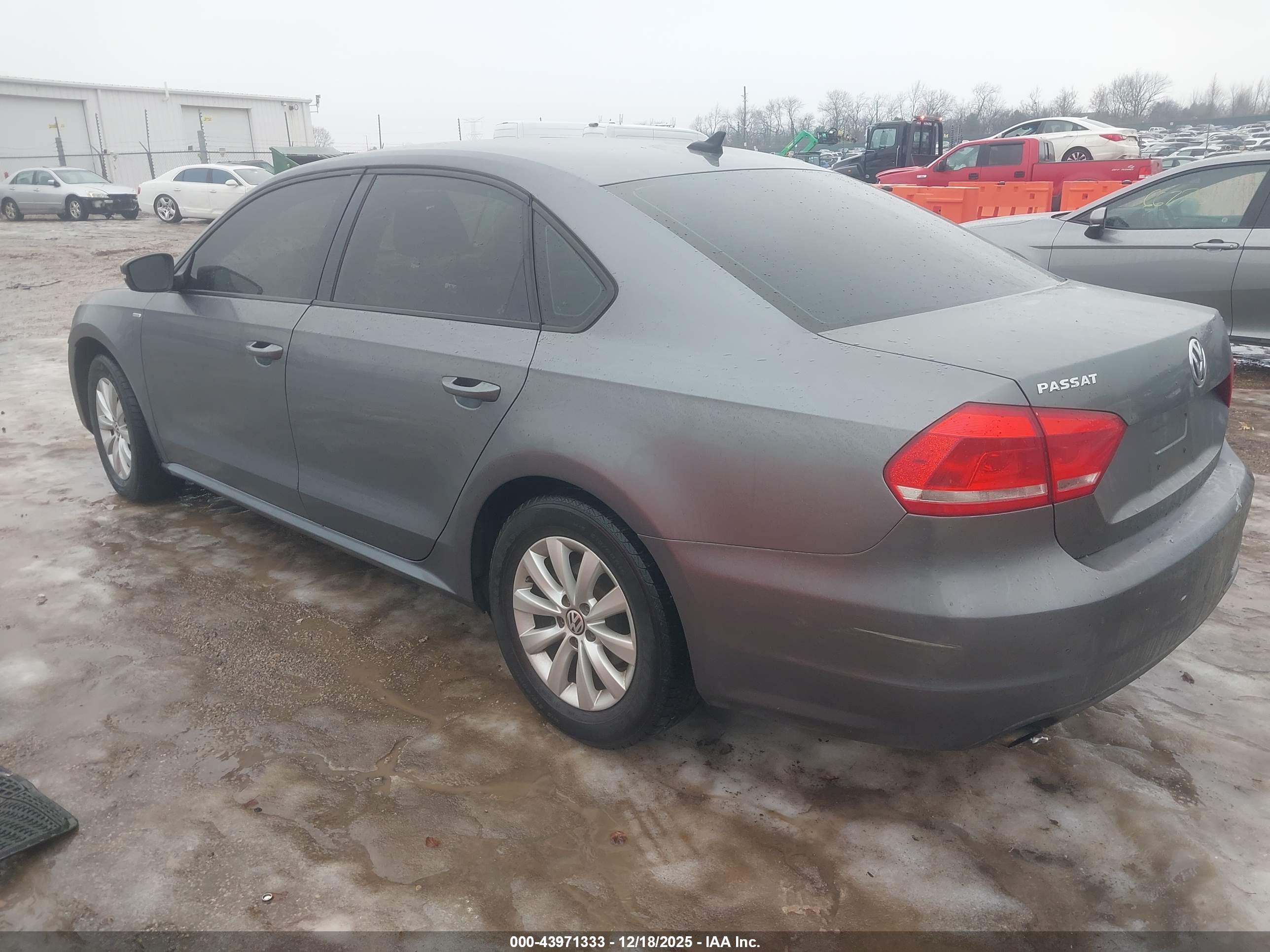 VOLKSWAGEN PASSAT image 3