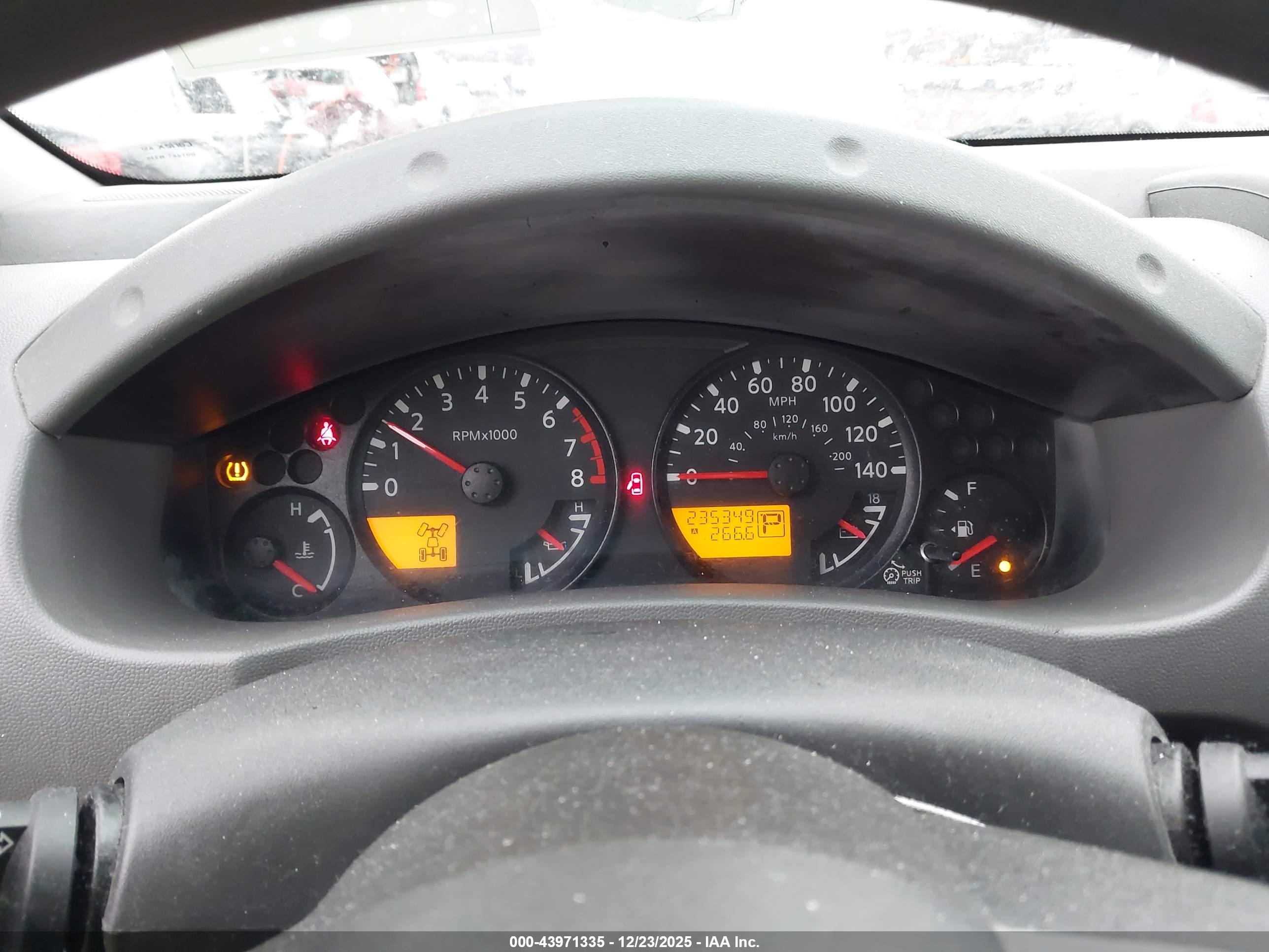 NISSAN XTERRA image 7
