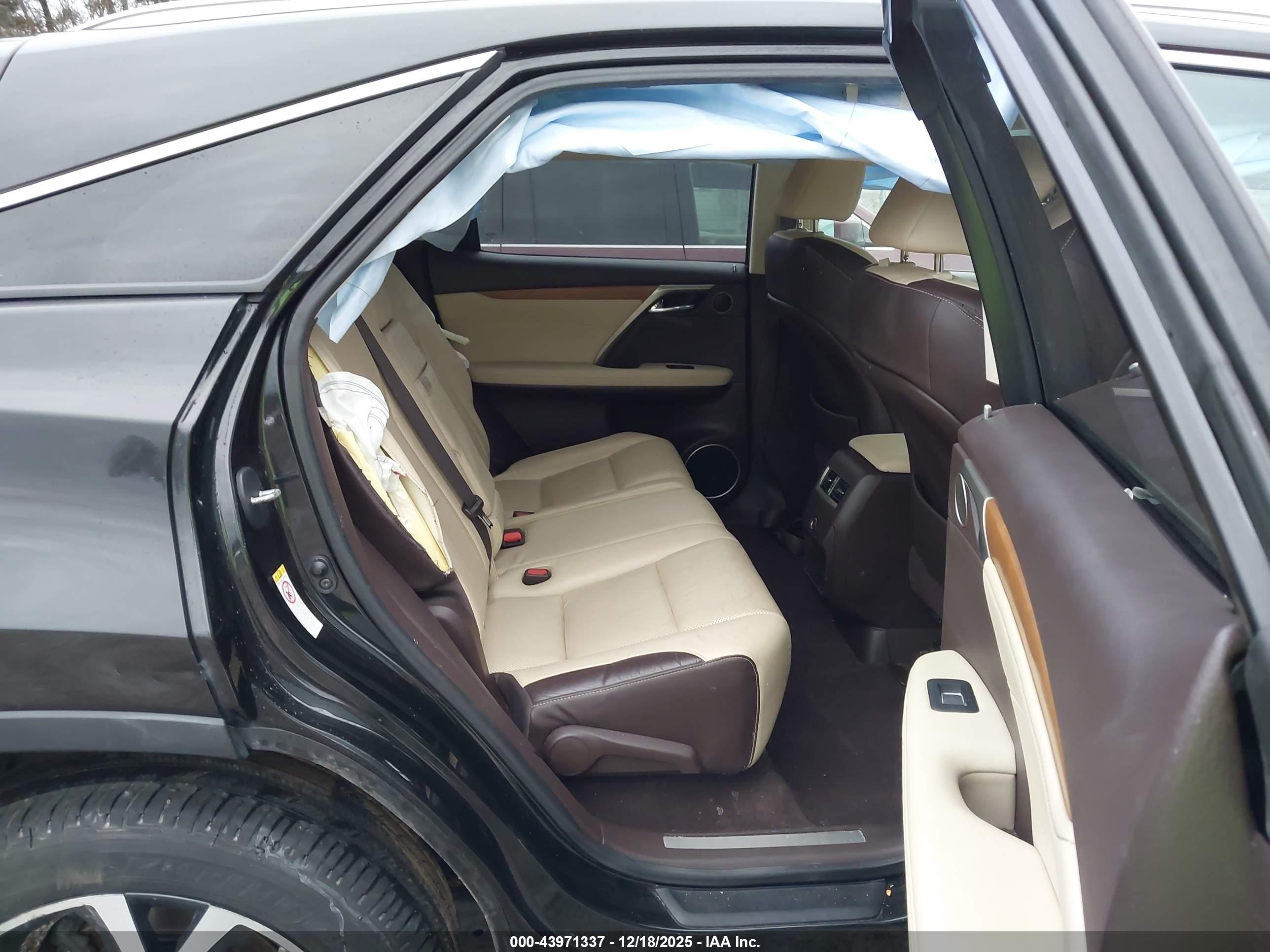 LEXUS RX image 8