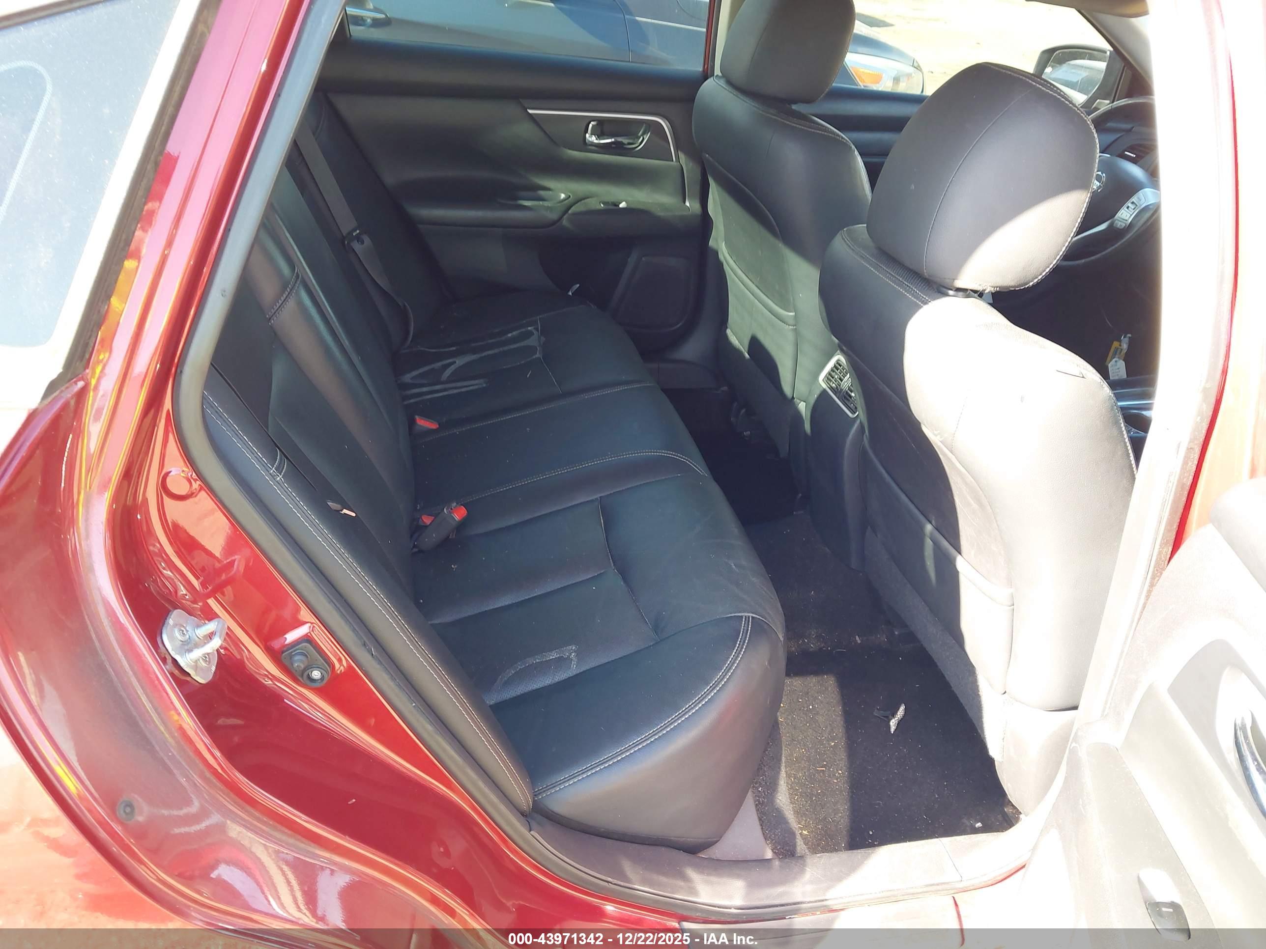 NISSAN ALTIMA image 8