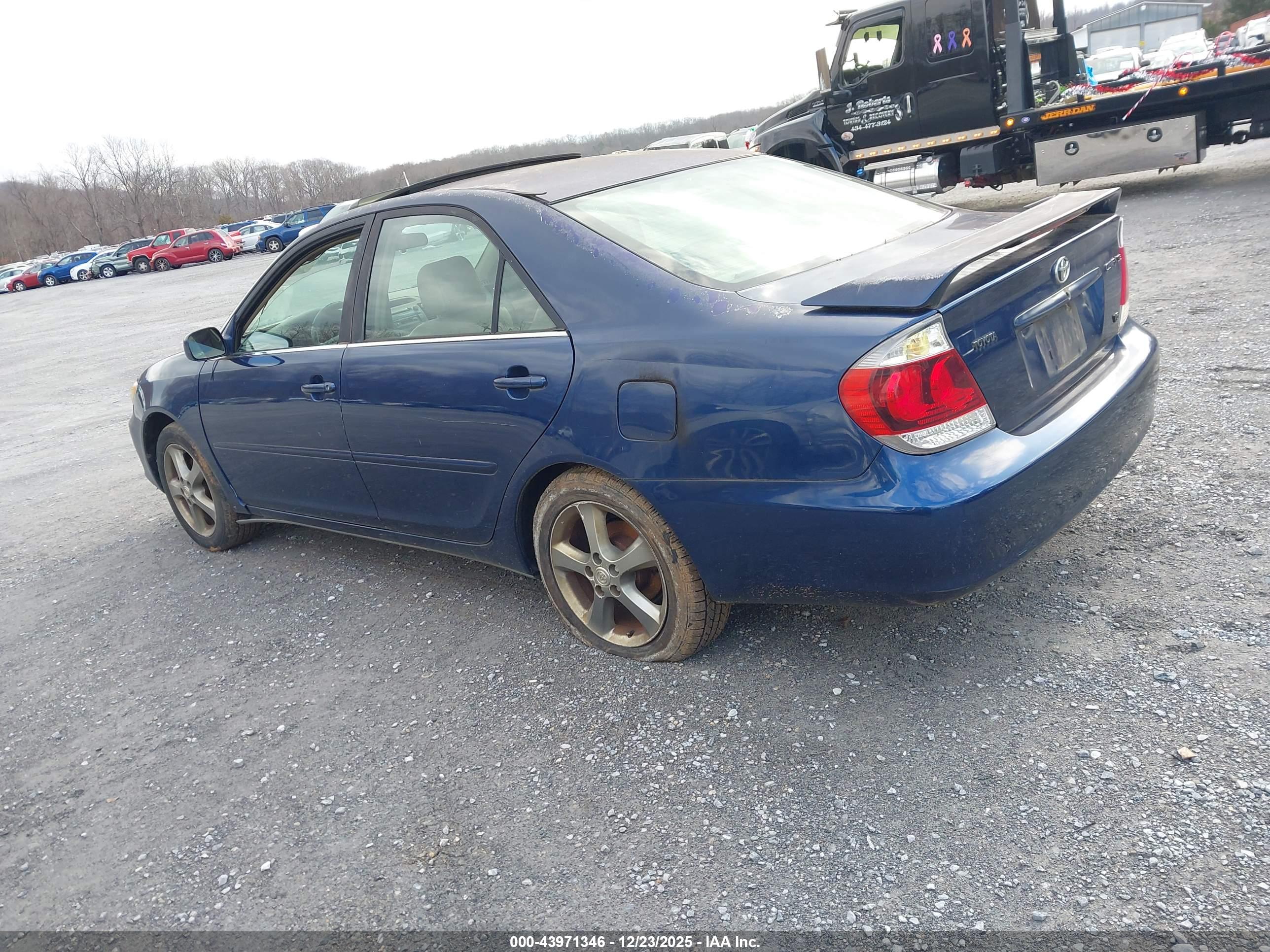 TOYOTA CAMRY image 3