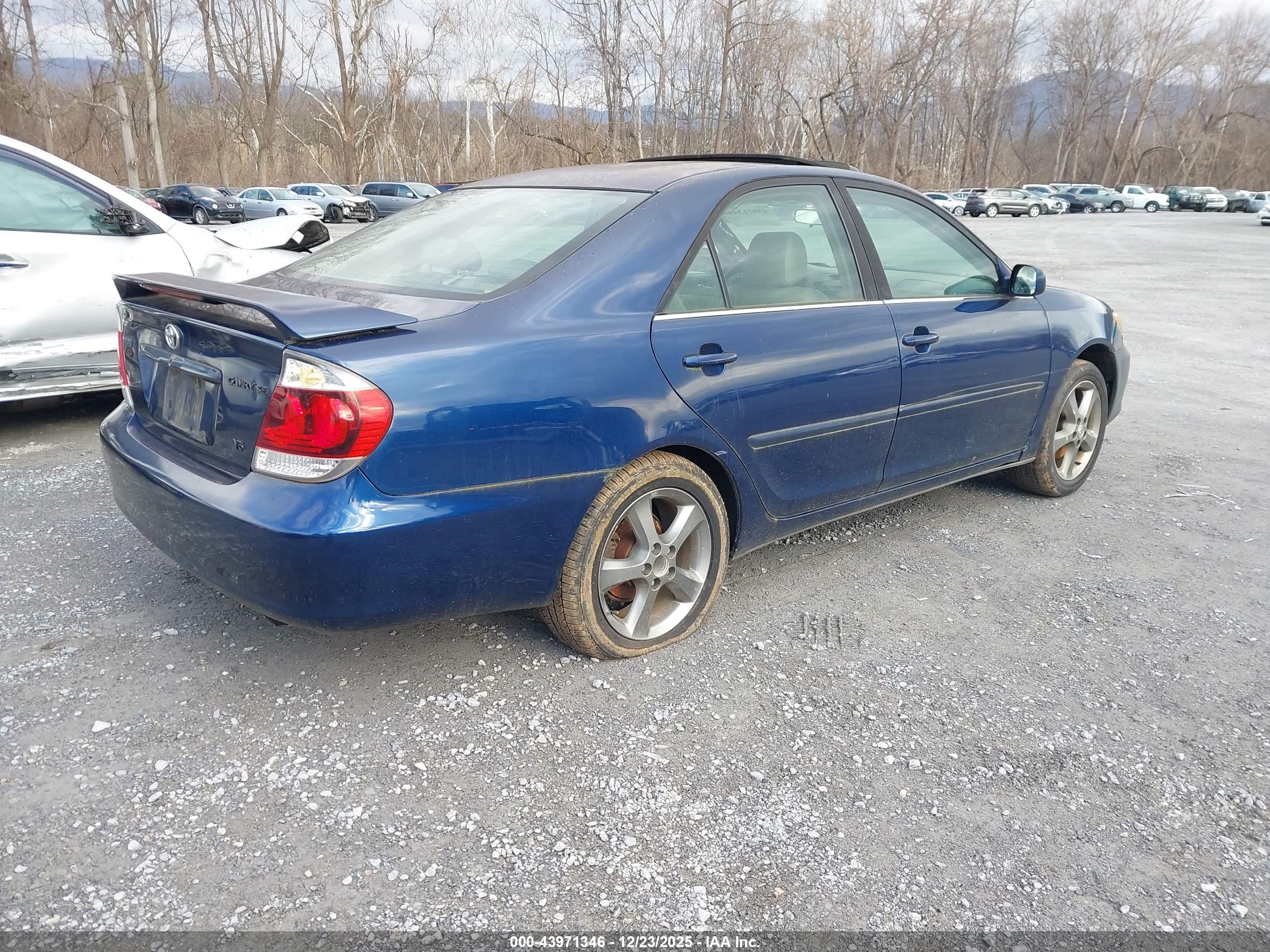 TOYOTA CAMRY image 4