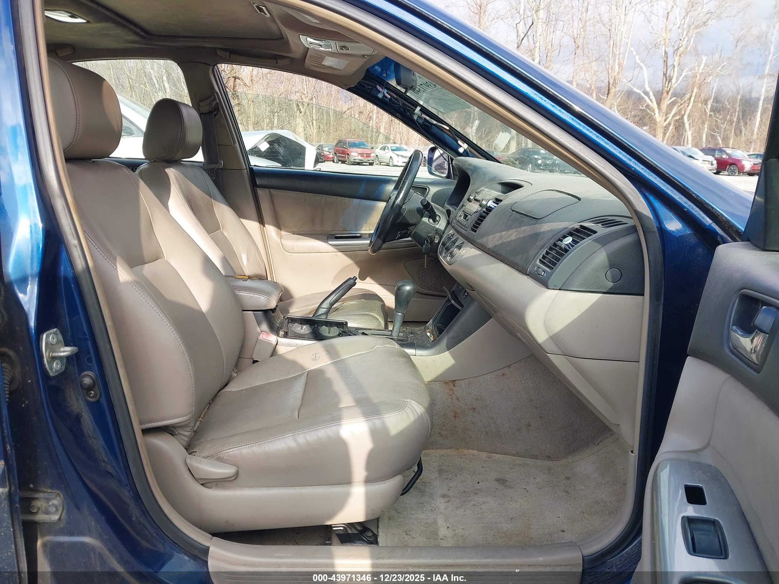 TOYOTA CAMRY image 5