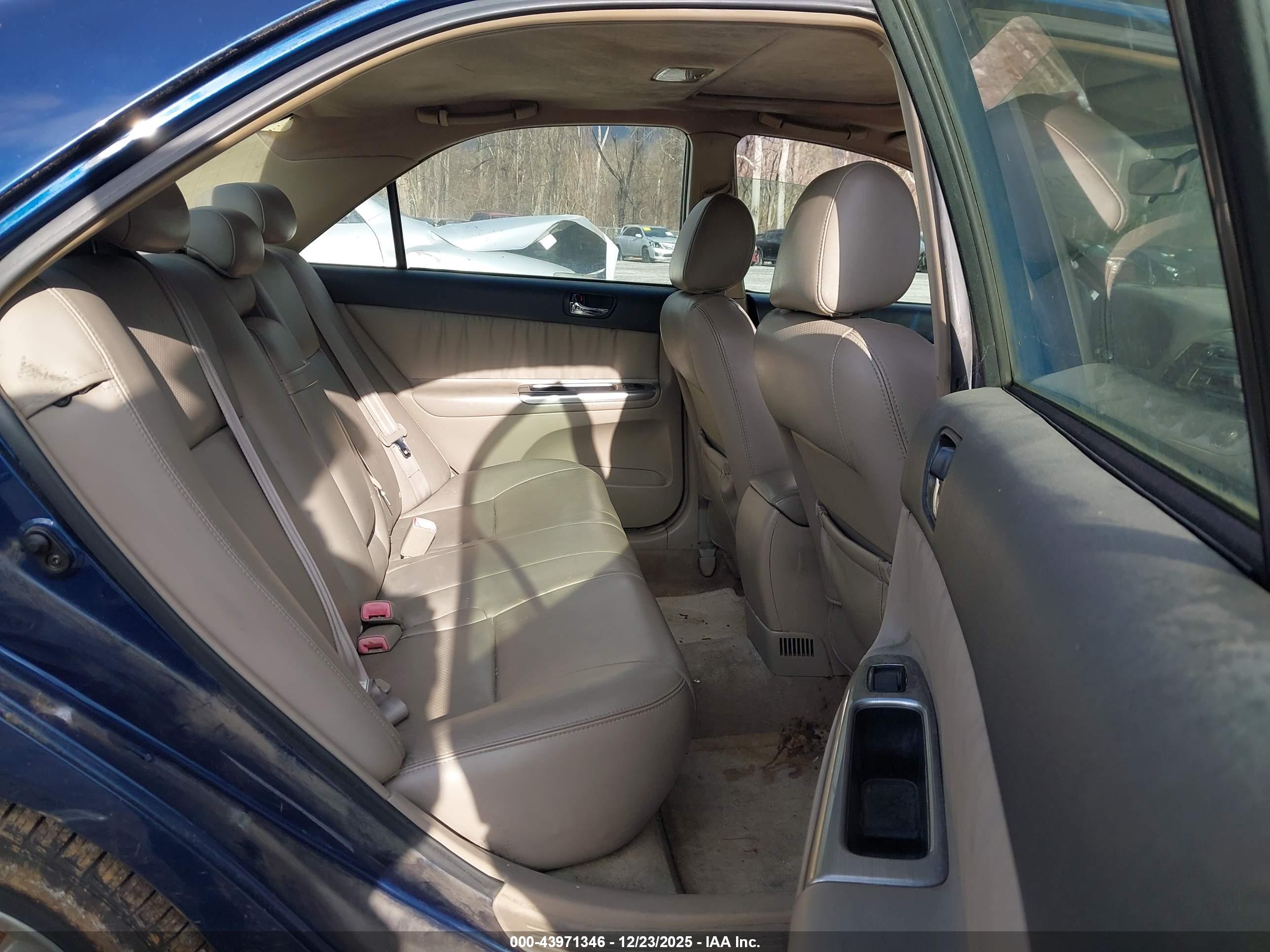 TOYOTA CAMRY image 8