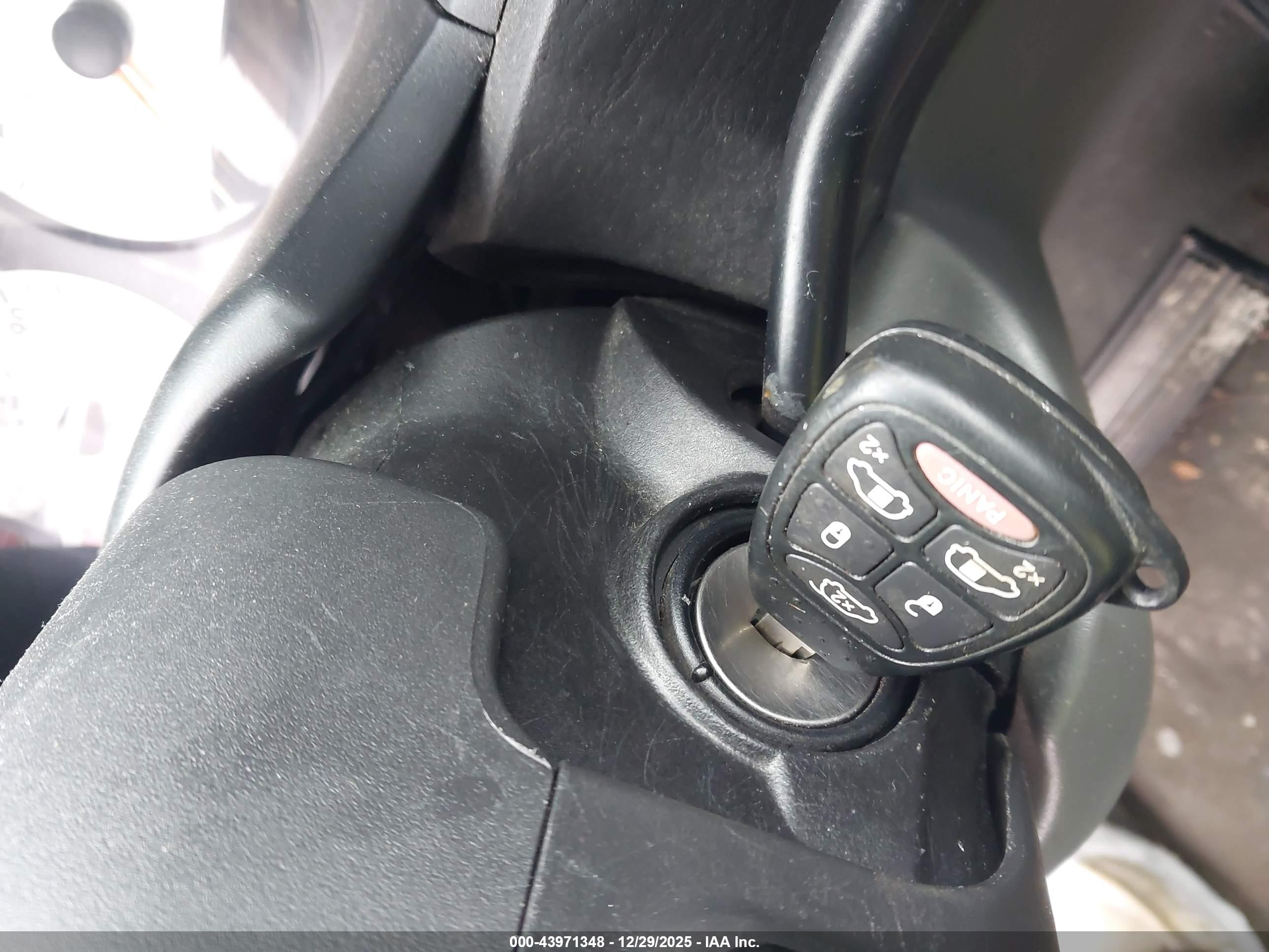 CHRYSLER TOWN image 11