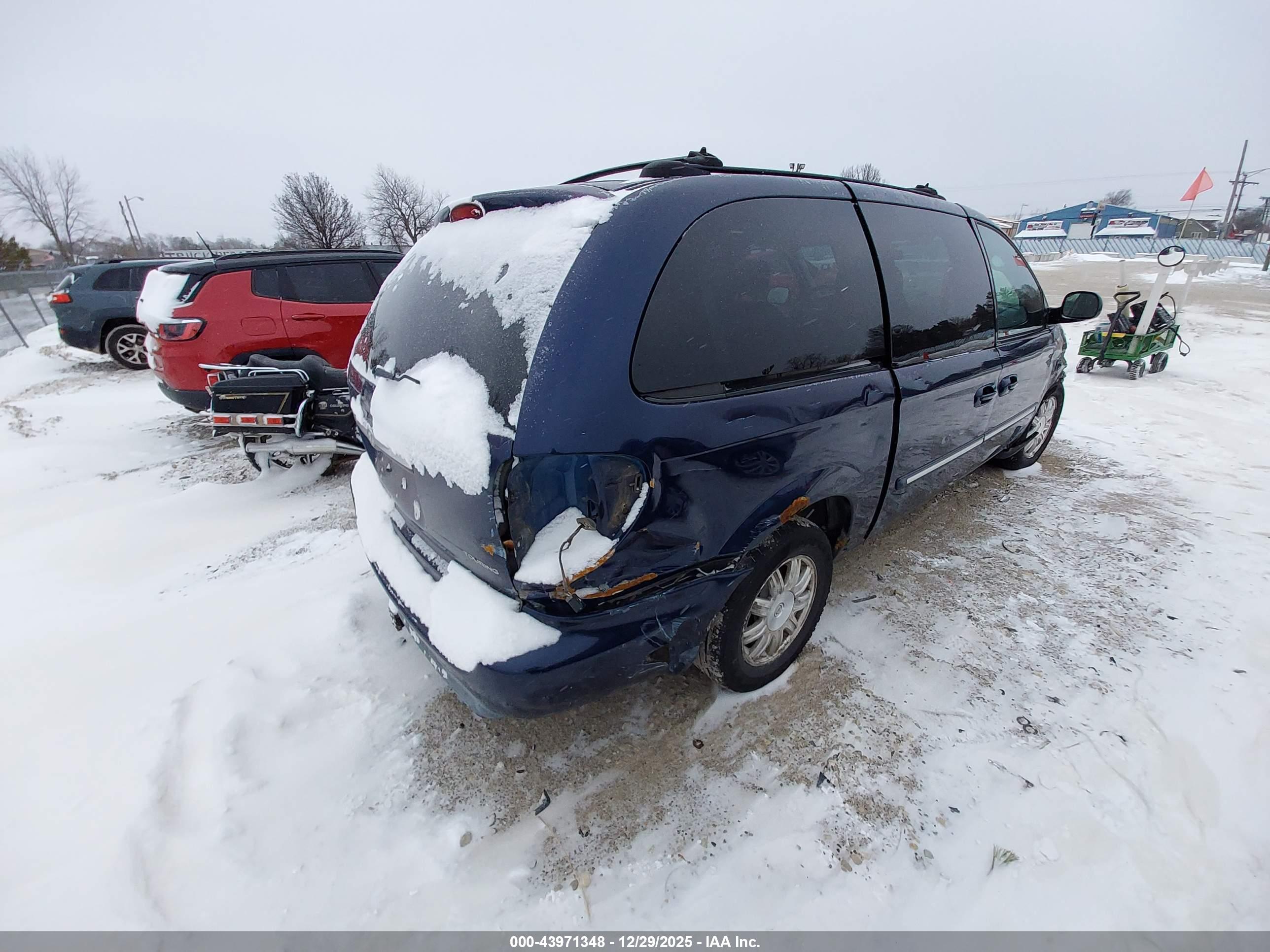 CHRYSLER TOWN image 4