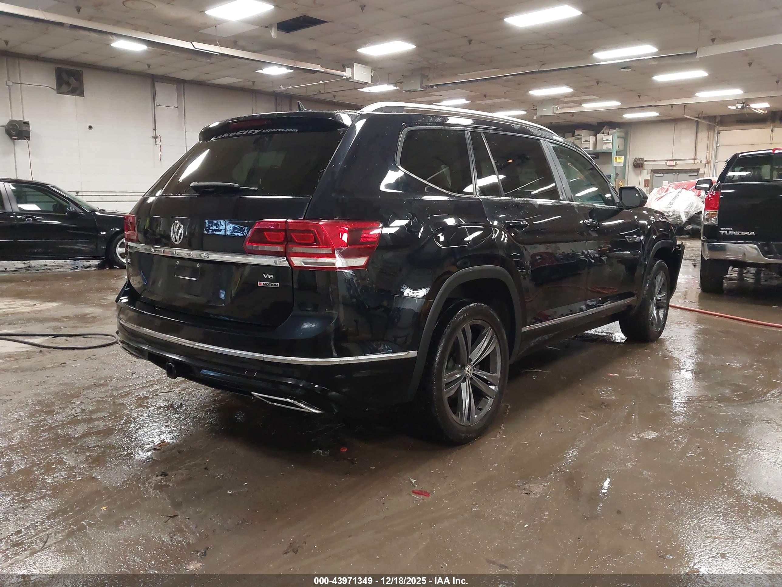 VOLKSWAGEN ATLAS image 4