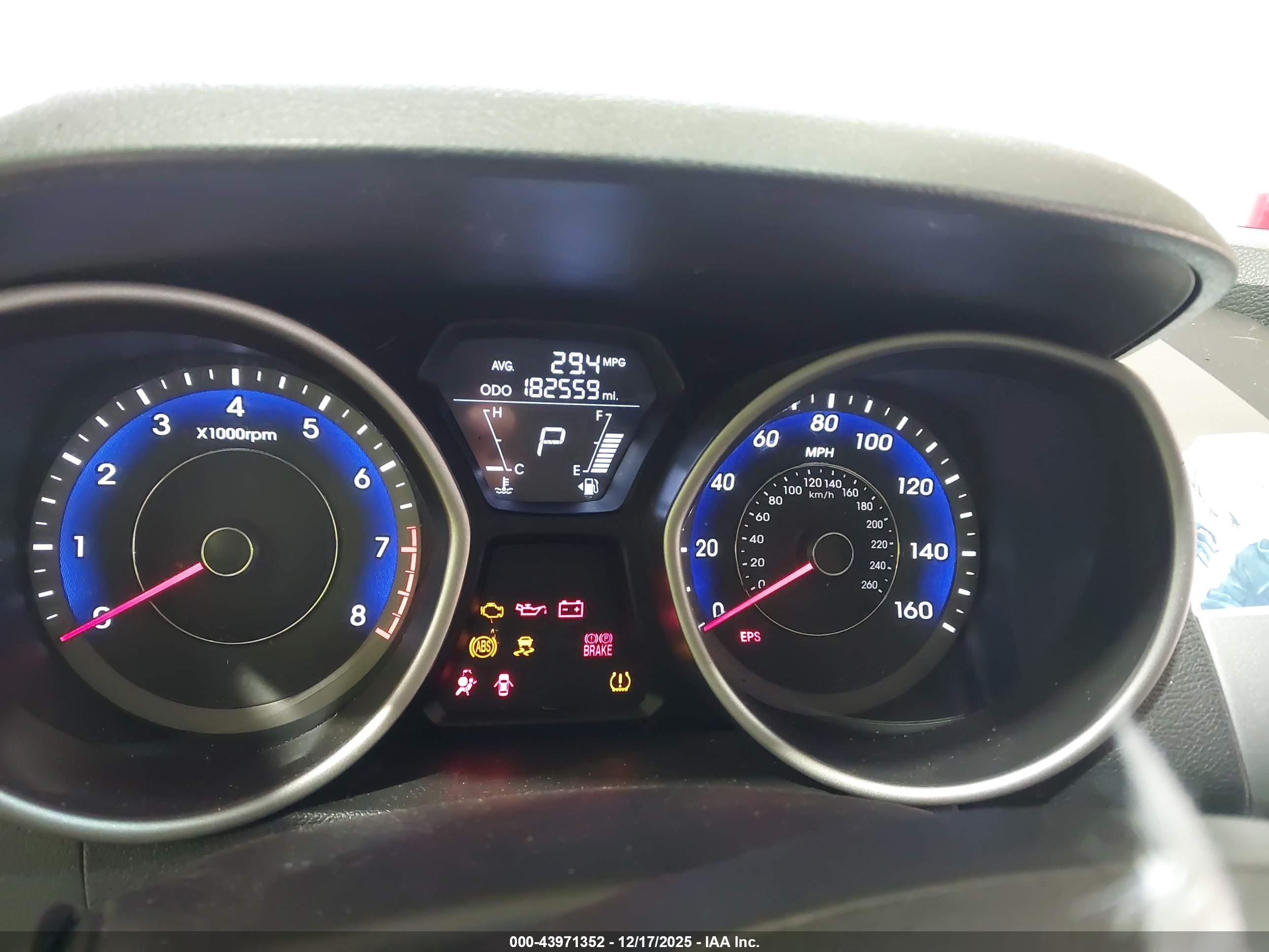 HYUNDAI ELANTRA image 7
