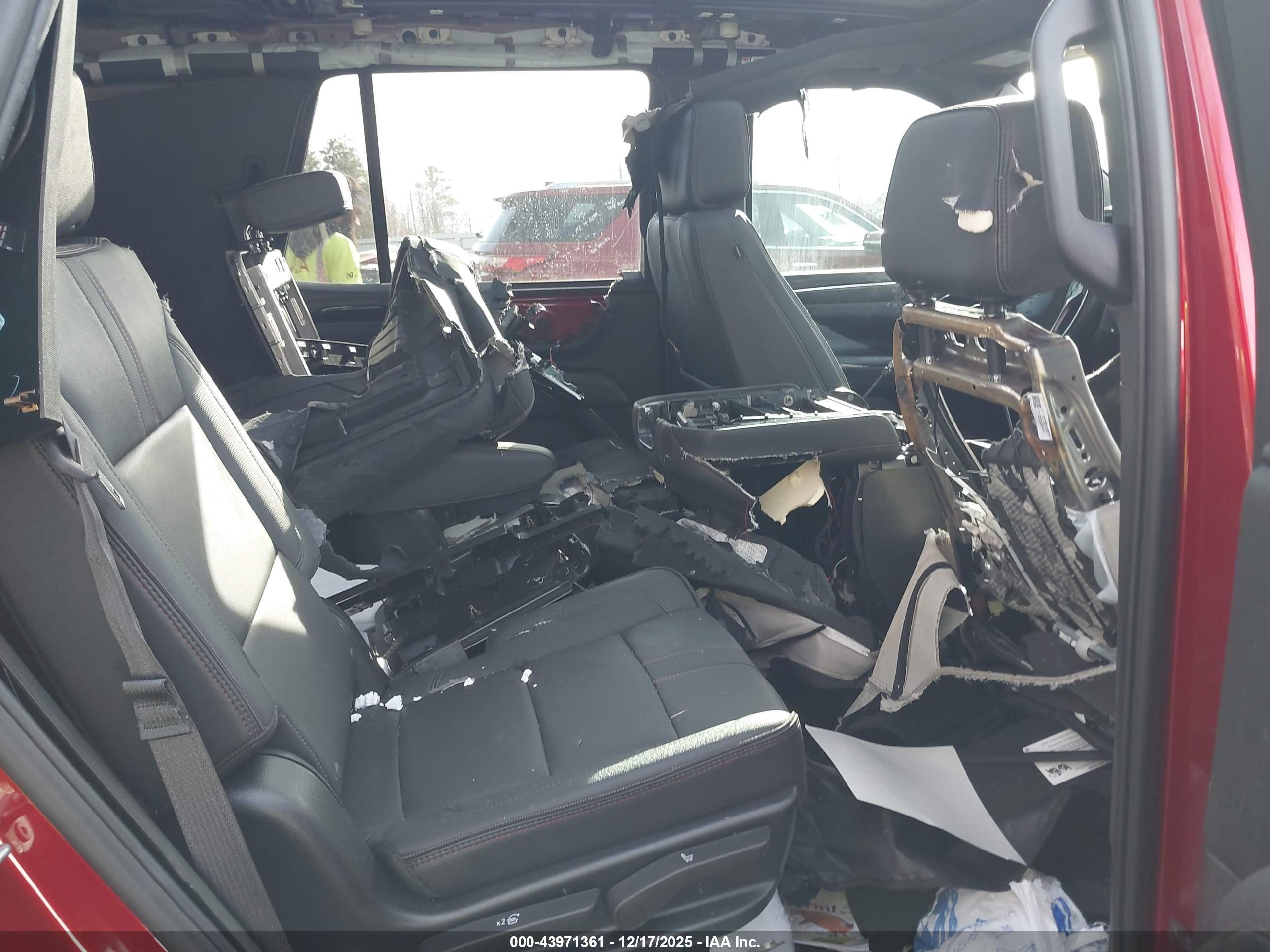 CHEVROLET TAHOE image 8