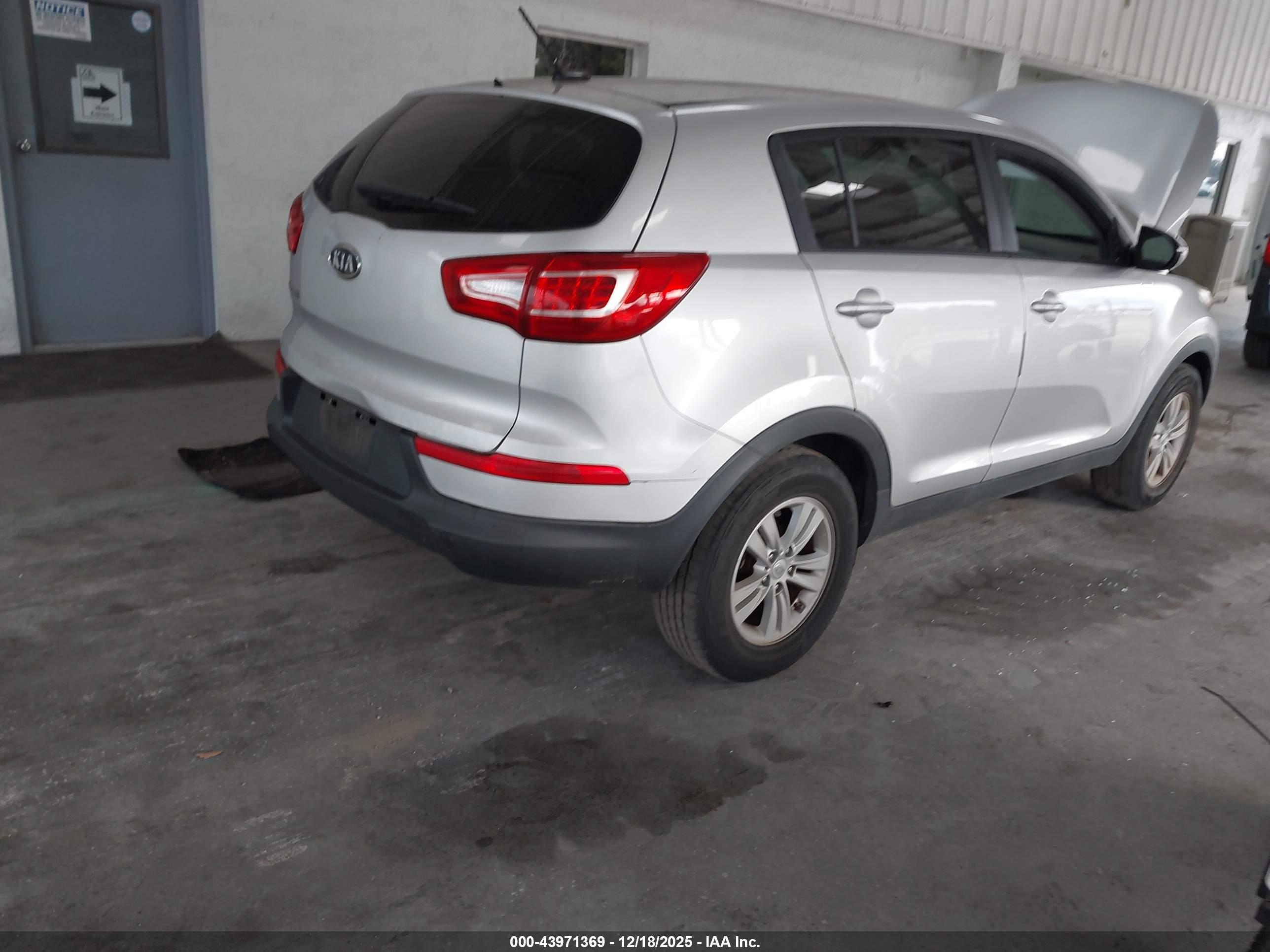 KIA SPORTAGE image 4