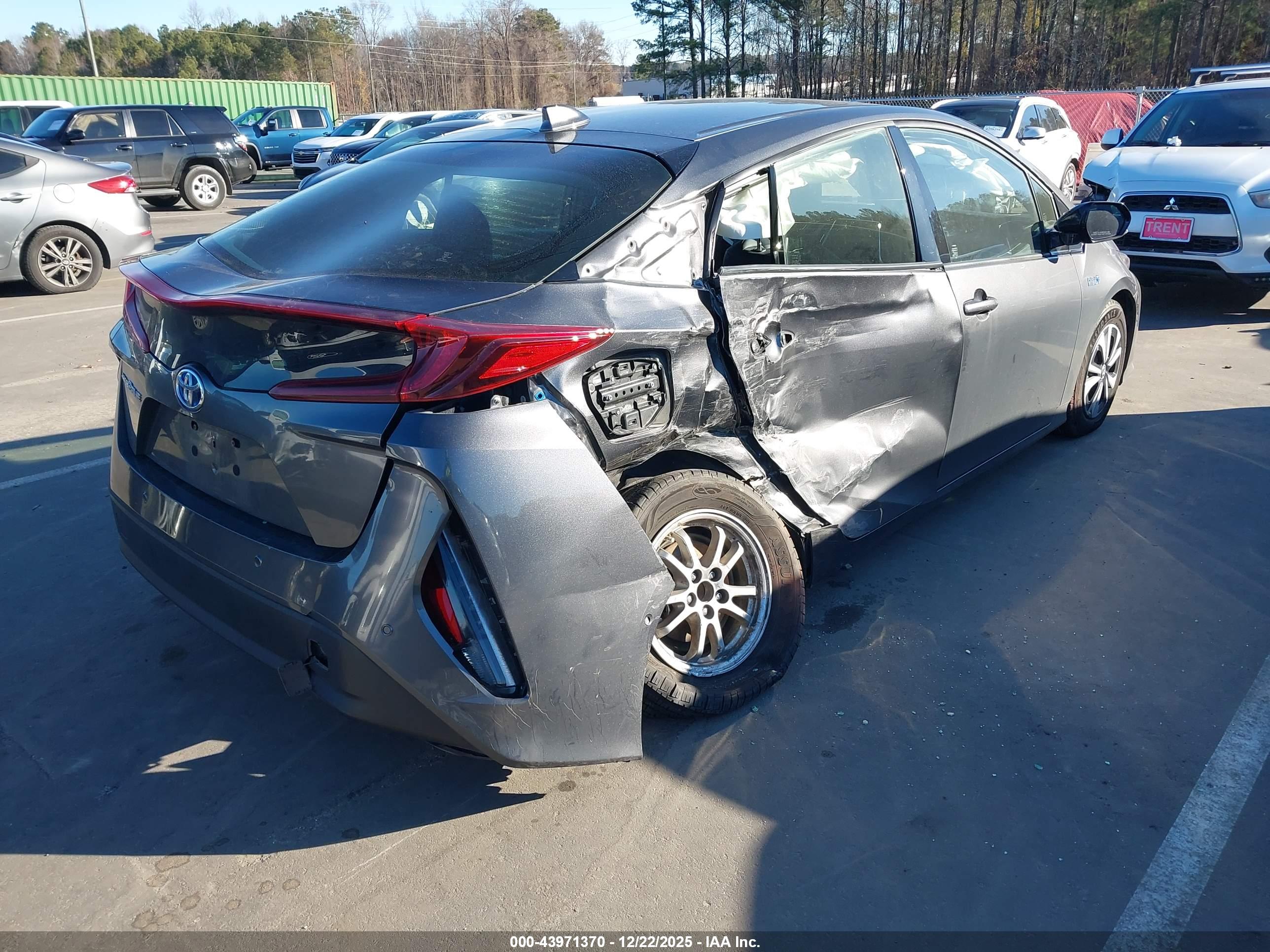 TOYOTA PRIUS image 4