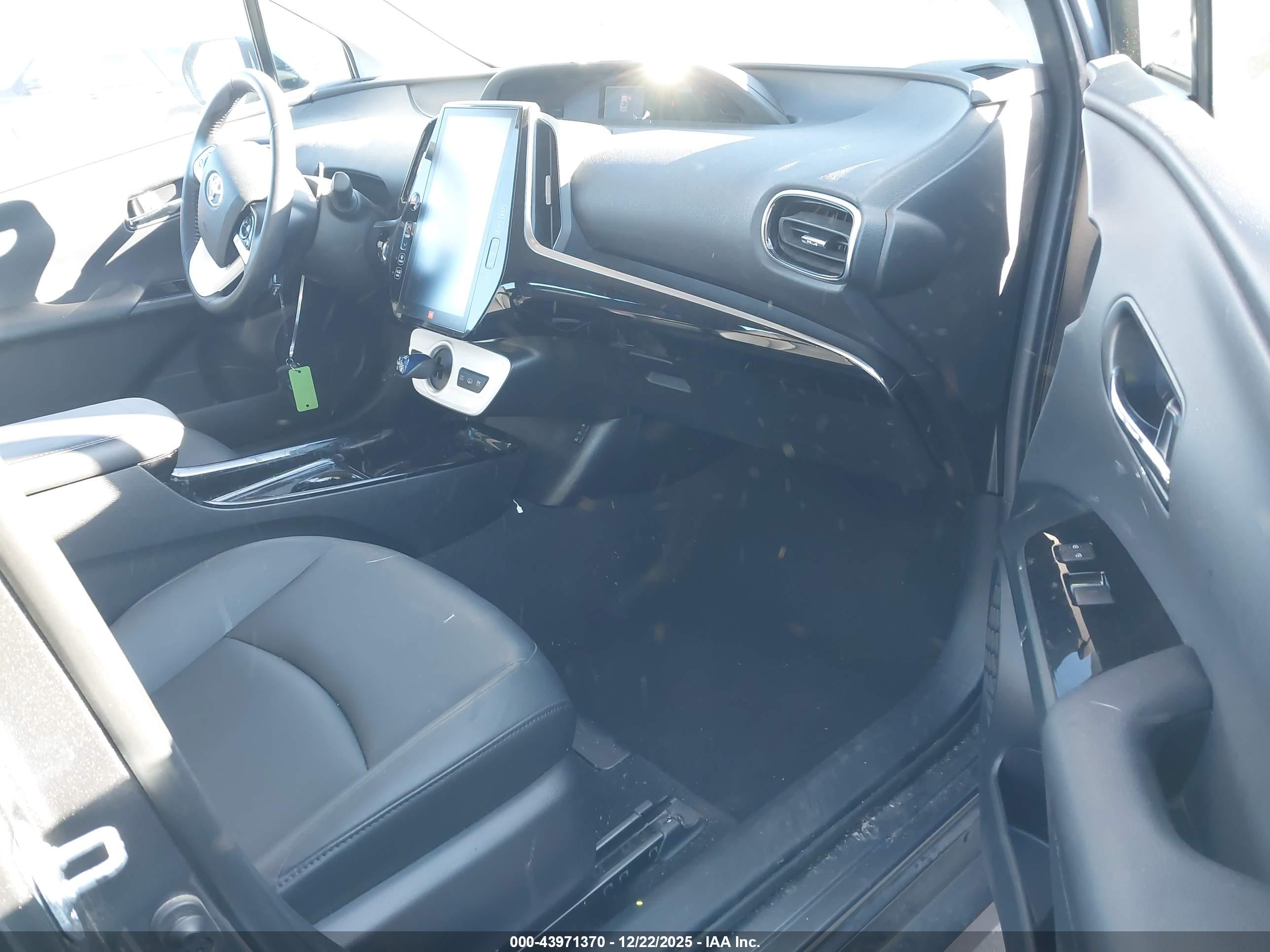 TOYOTA PRIUS image 5