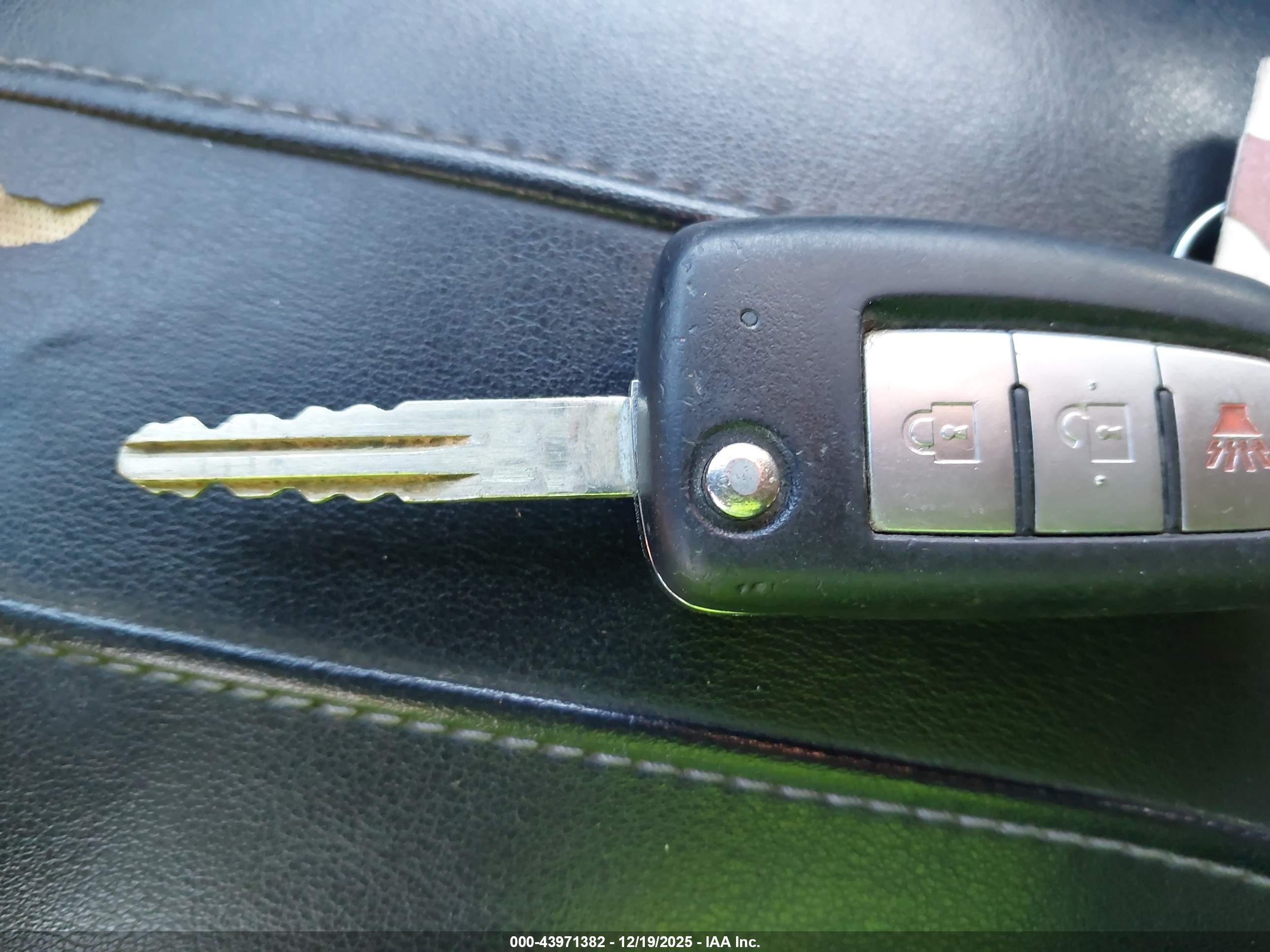 NISSAN ROGUE image 11