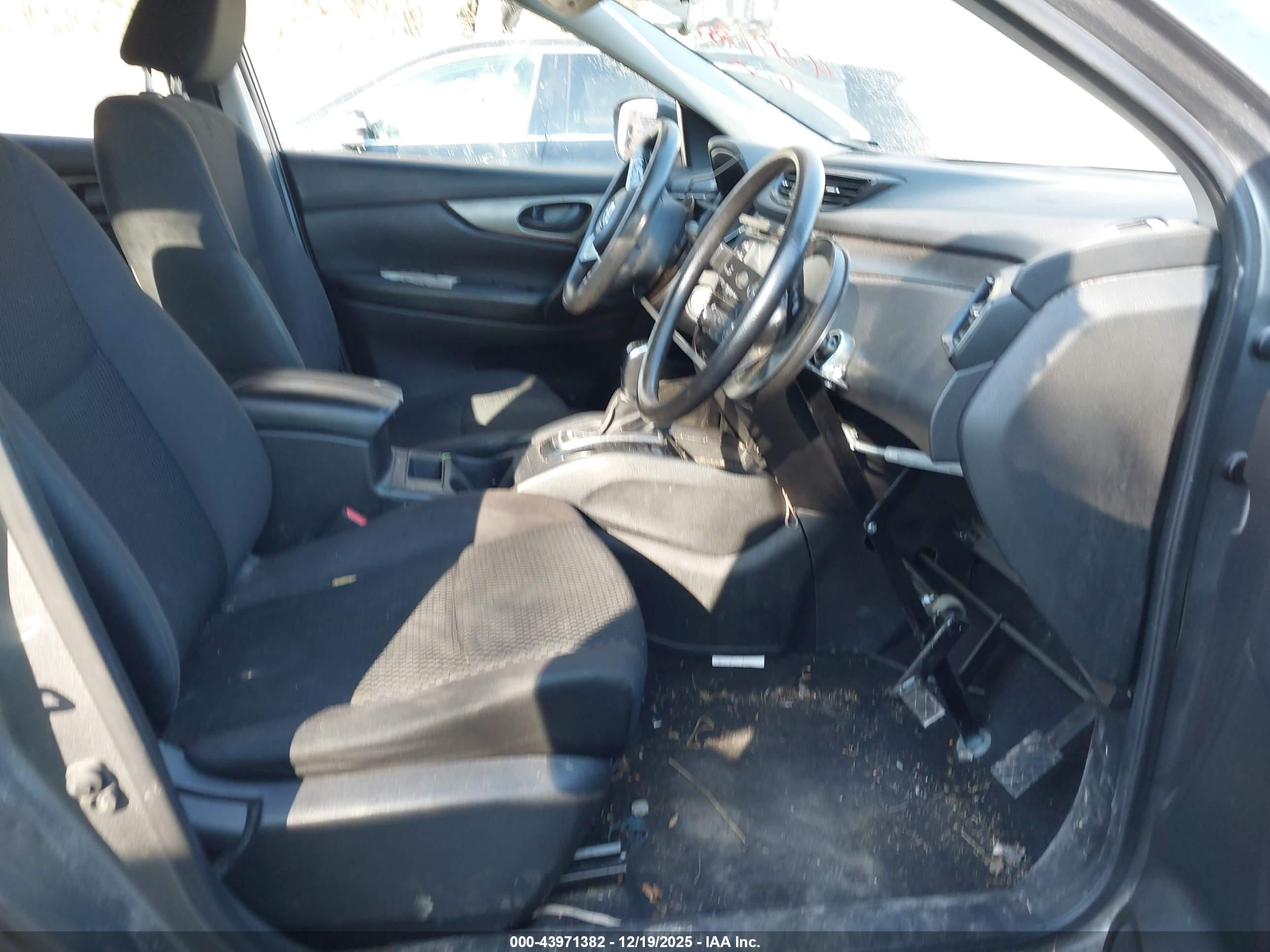 NISSAN ROGUE image 5