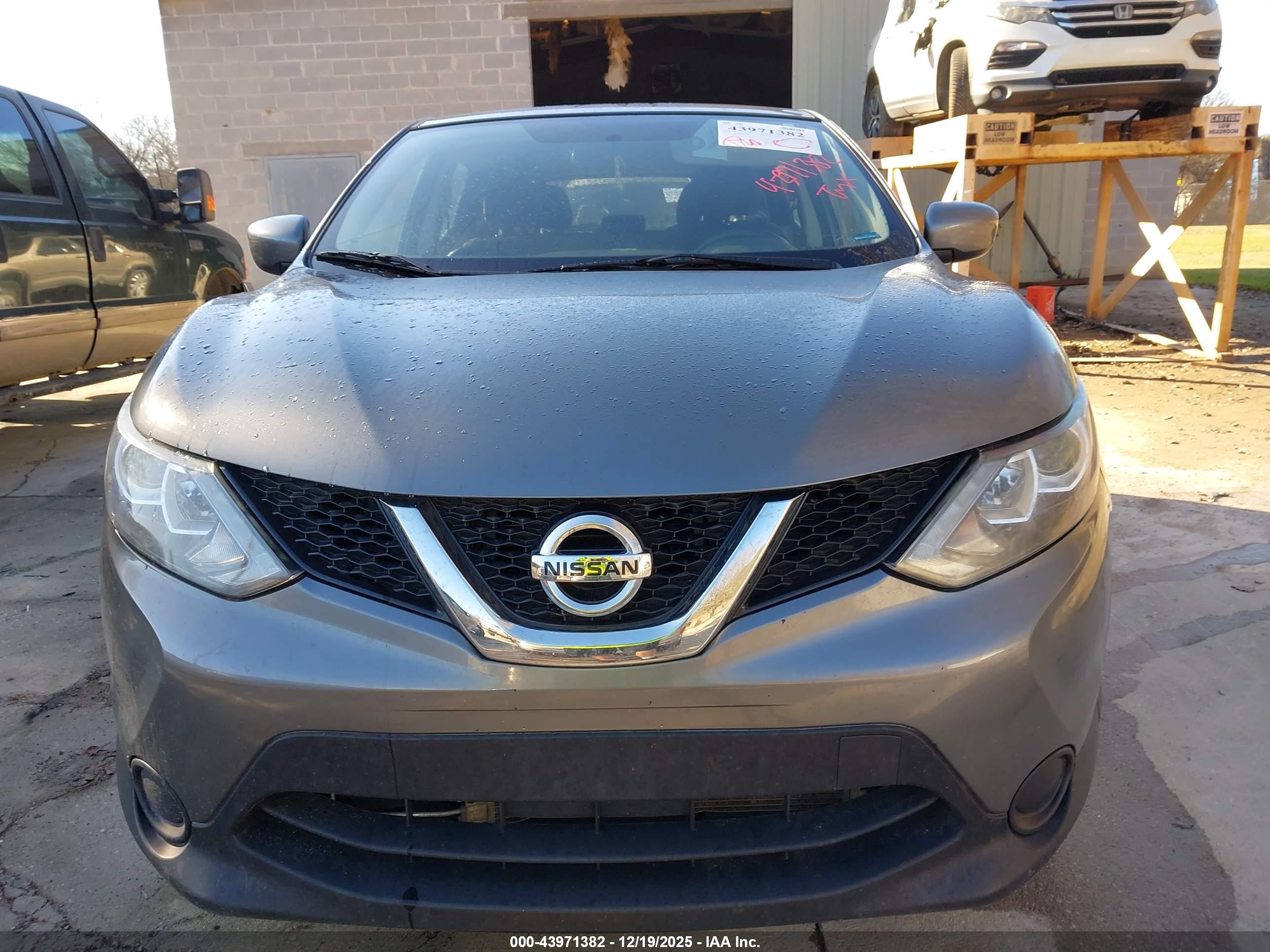 NISSAN ROGUE image 6