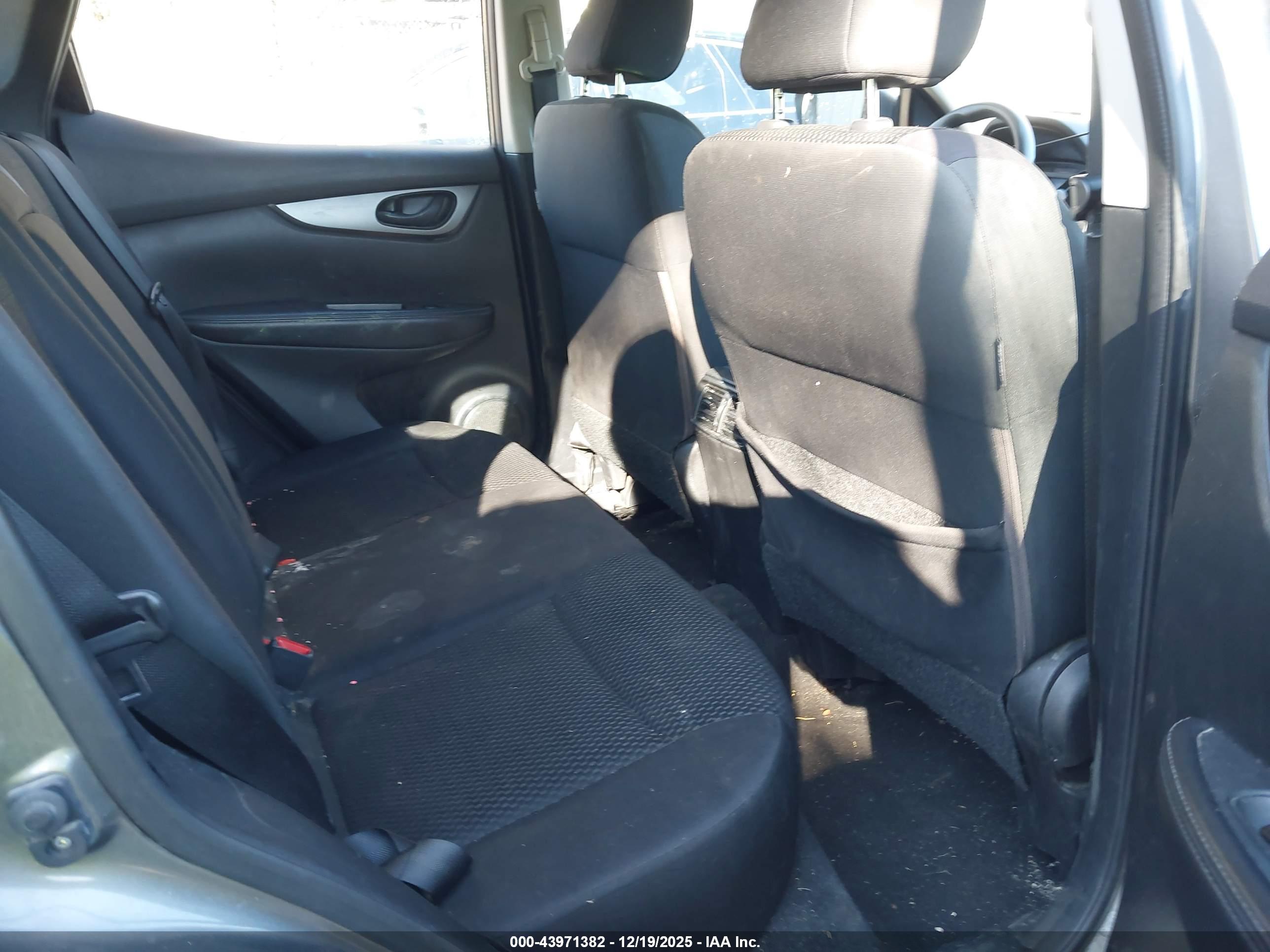 NISSAN ROGUE image 8