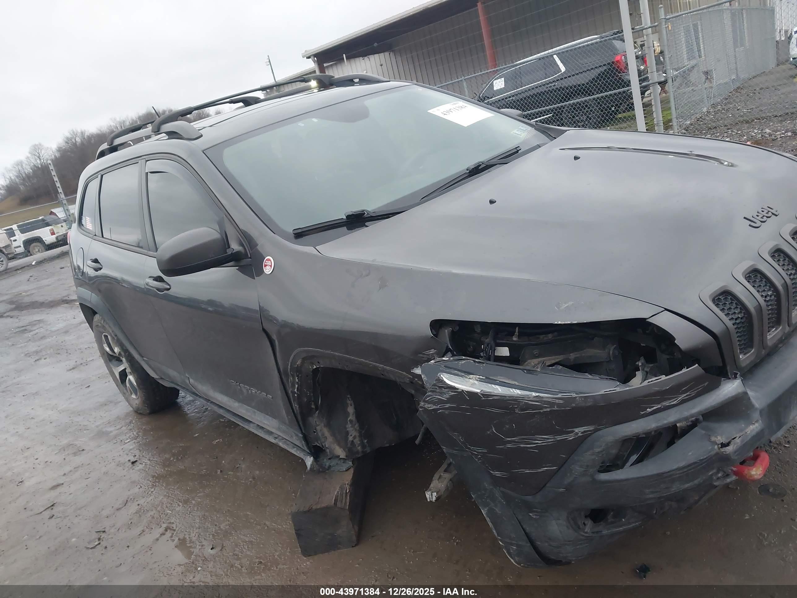 JEEP CHEROKEE image 6