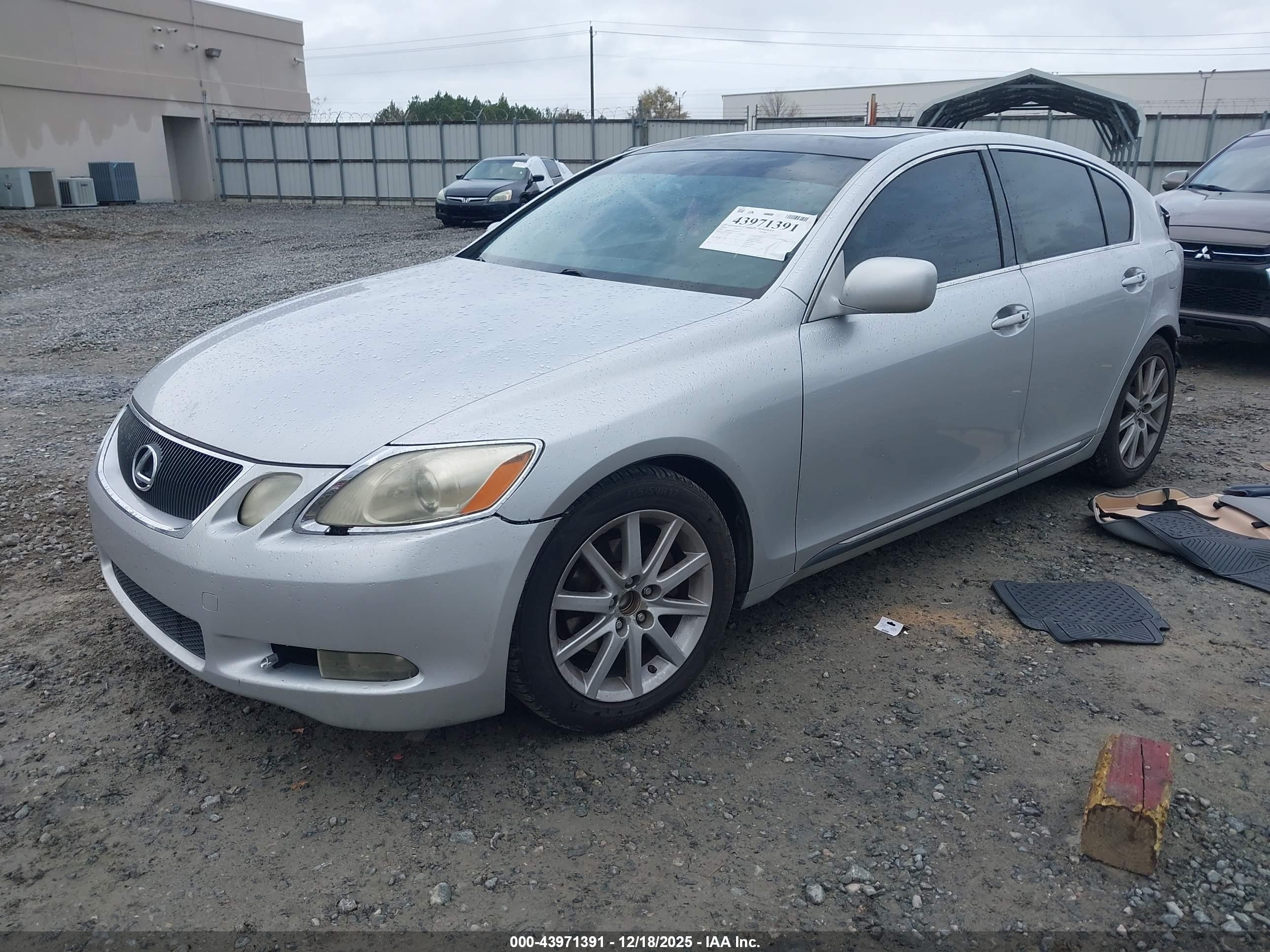 LEXUS GS image 2