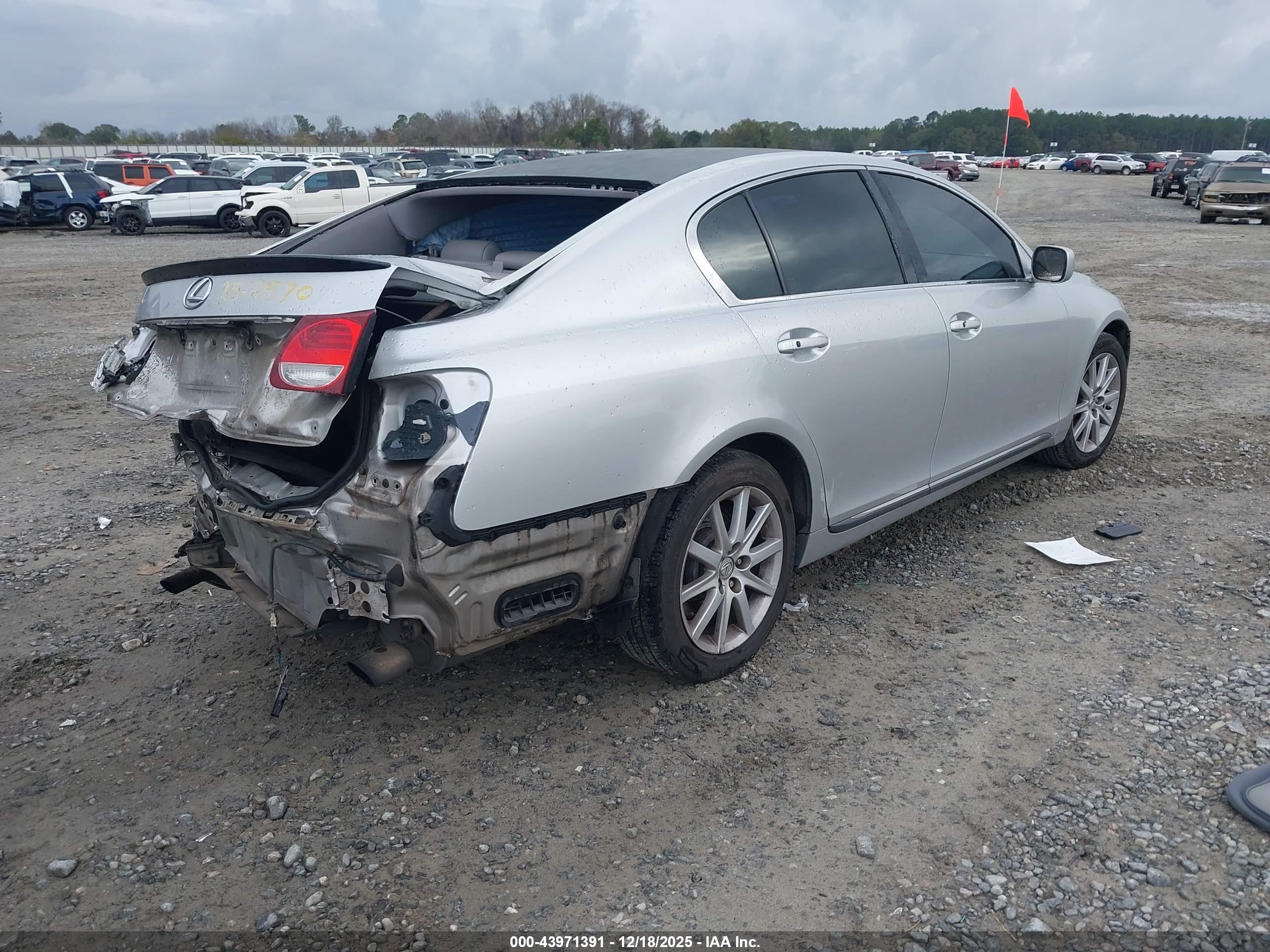 LEXUS GS image 4
