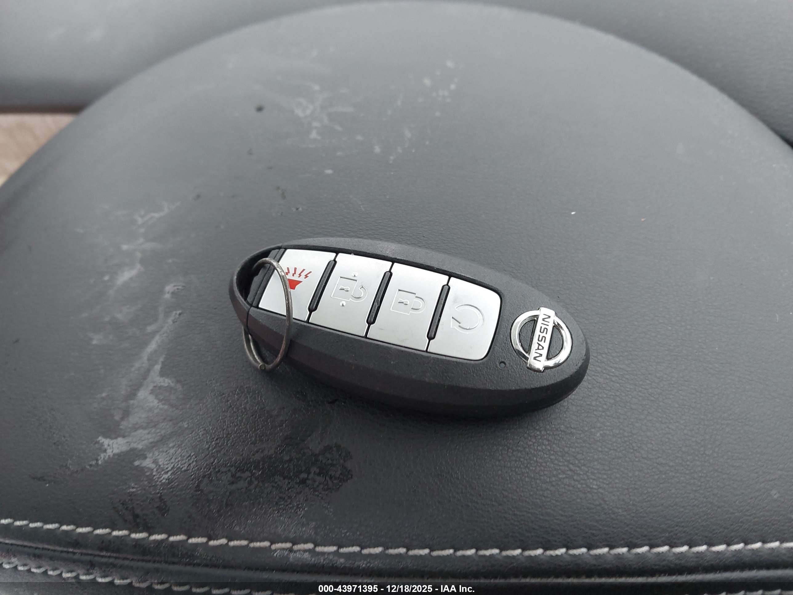 NISSAN MURANO image 11