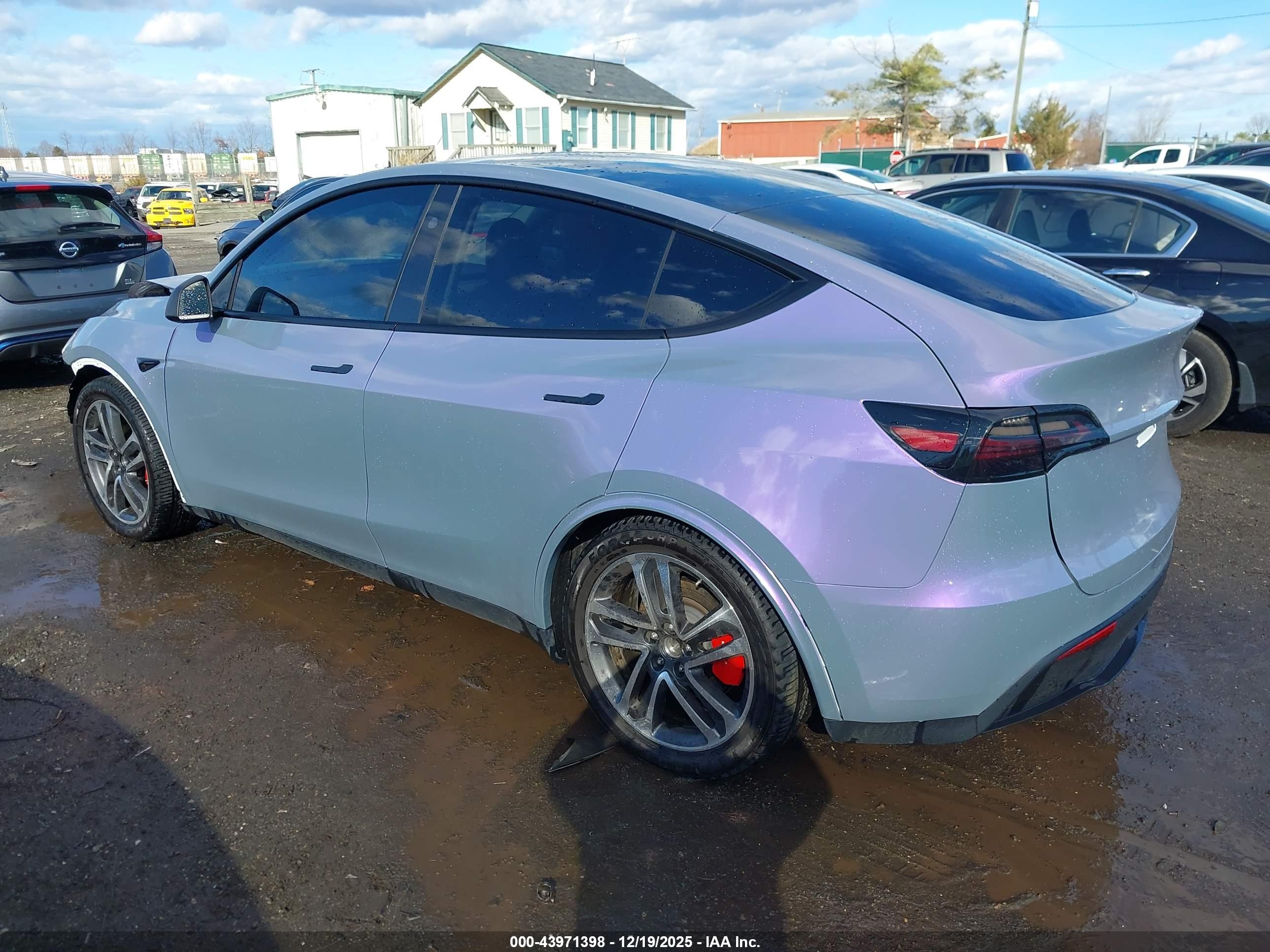 TESLA MODEL image 3