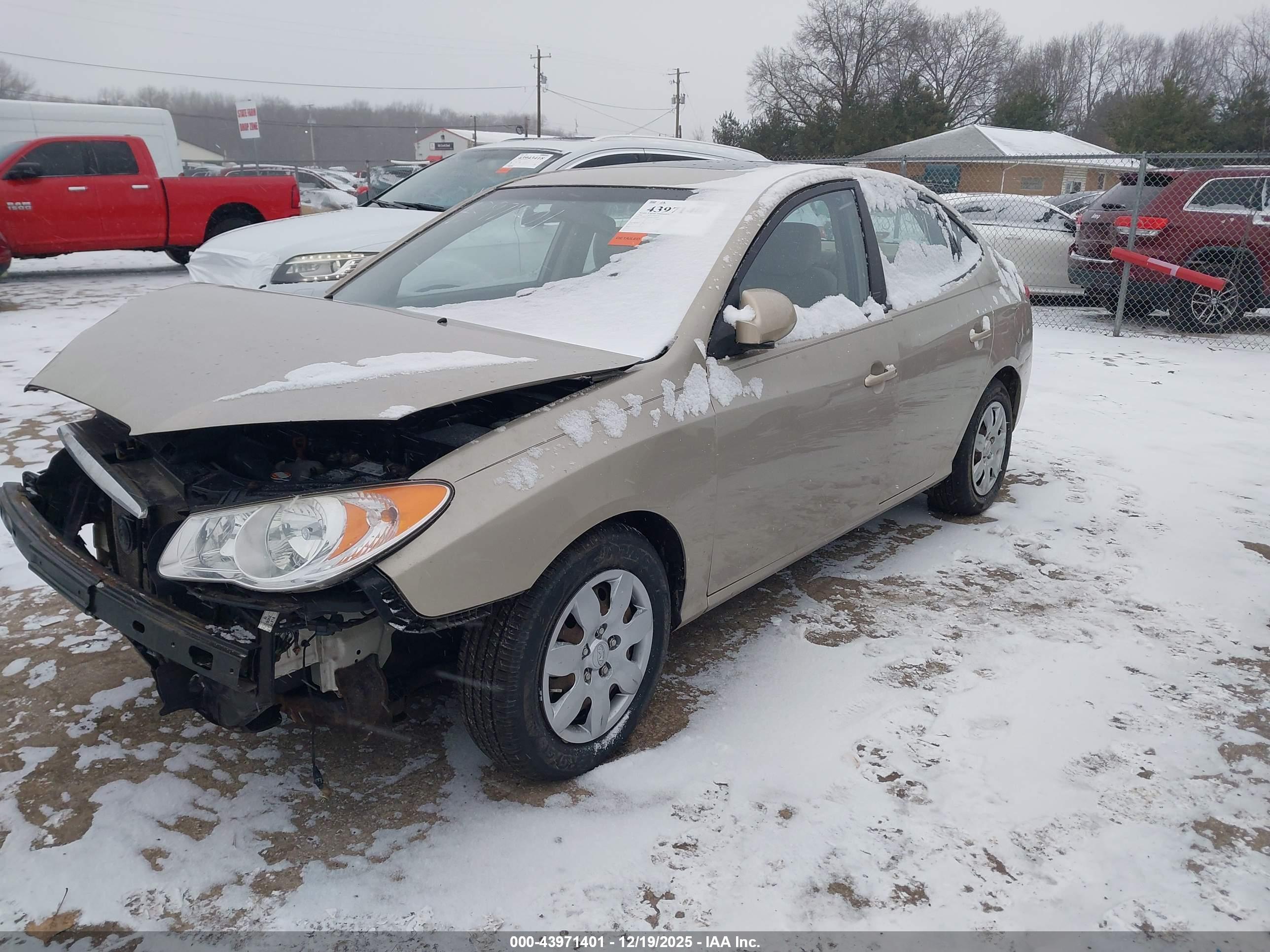 HYUNDAI ELANTRA image 2