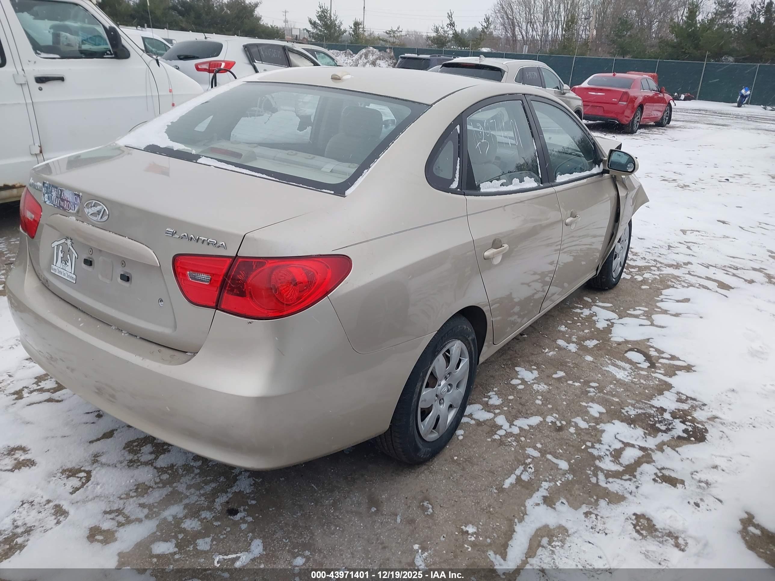 HYUNDAI ELANTRA image 4