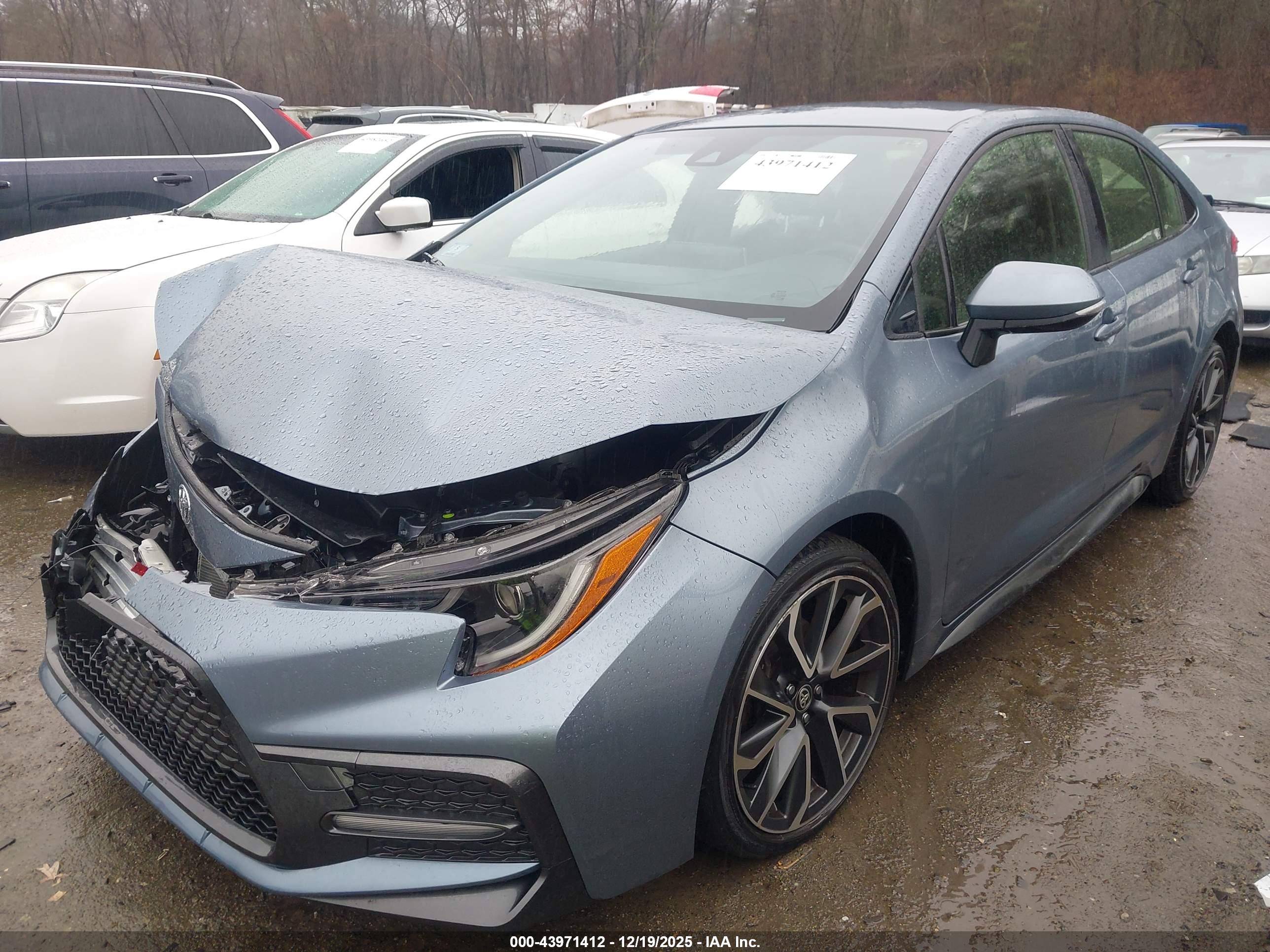 TOYOTA COROLLA image 2