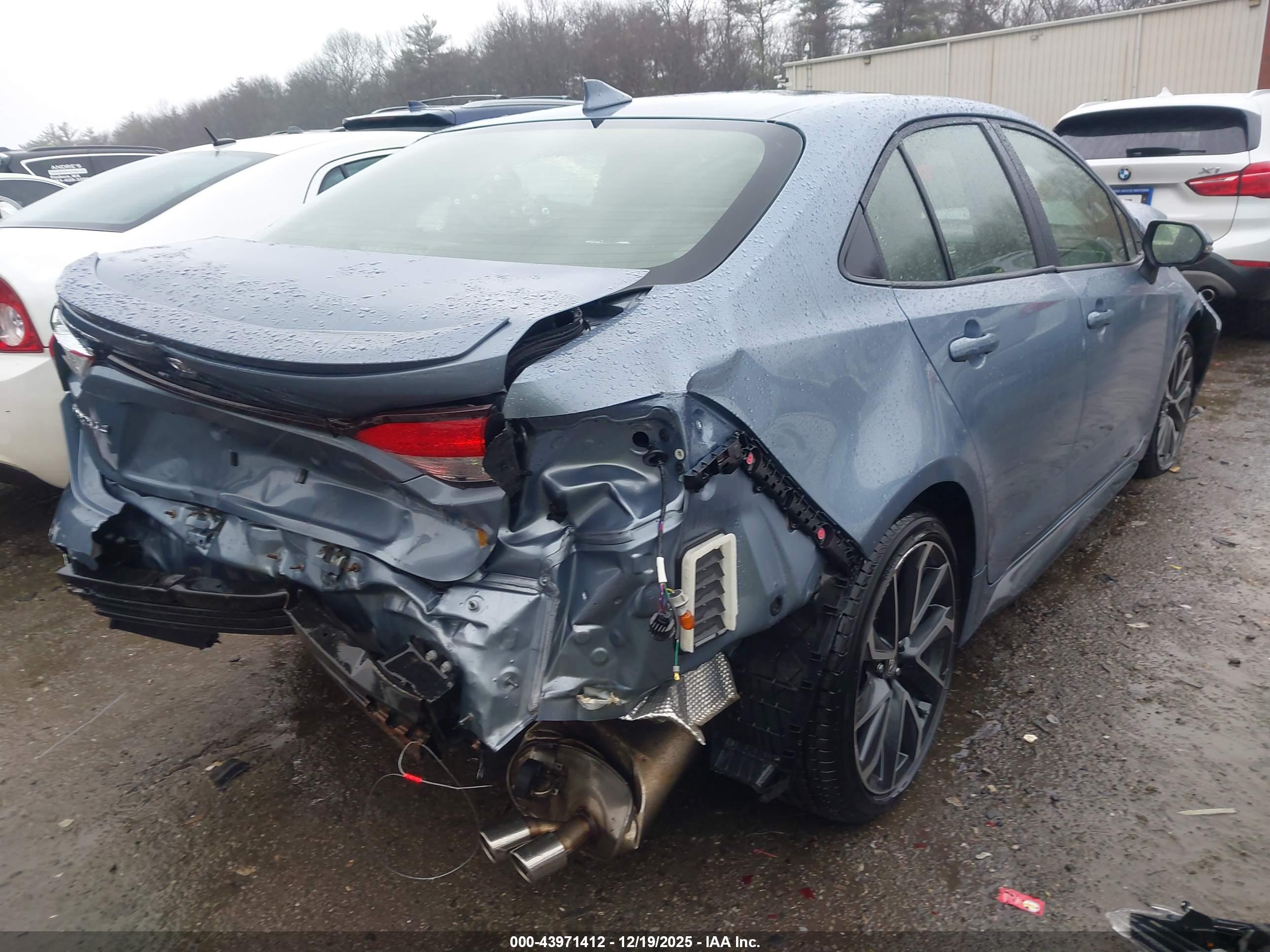 TOYOTA COROLLA image 4