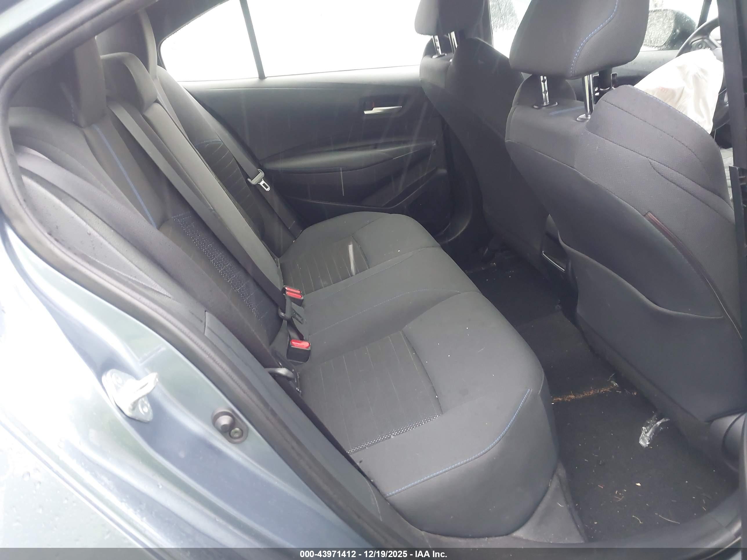 TOYOTA COROLLA image 8