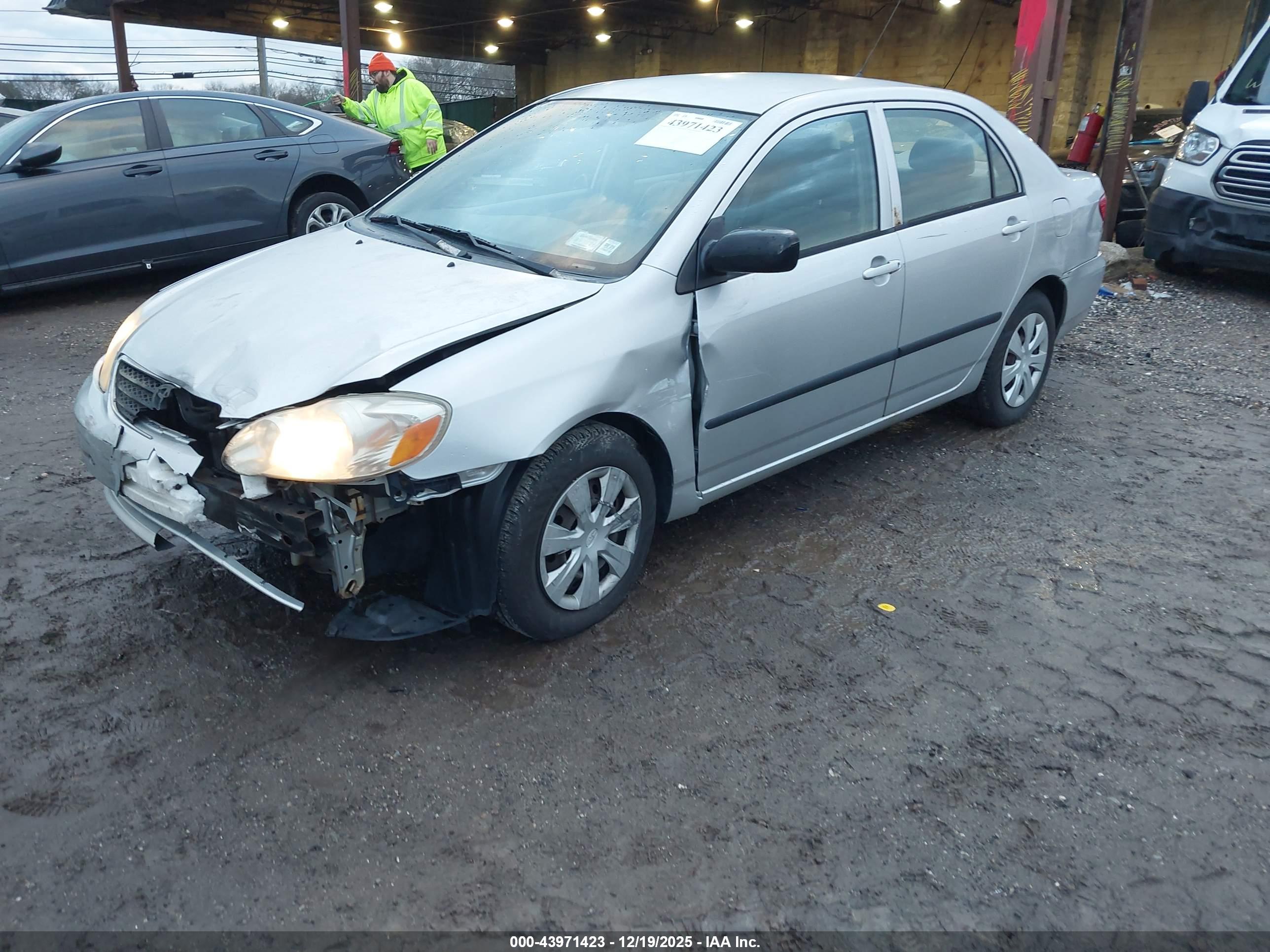 TOYOTA COROLLA image 2