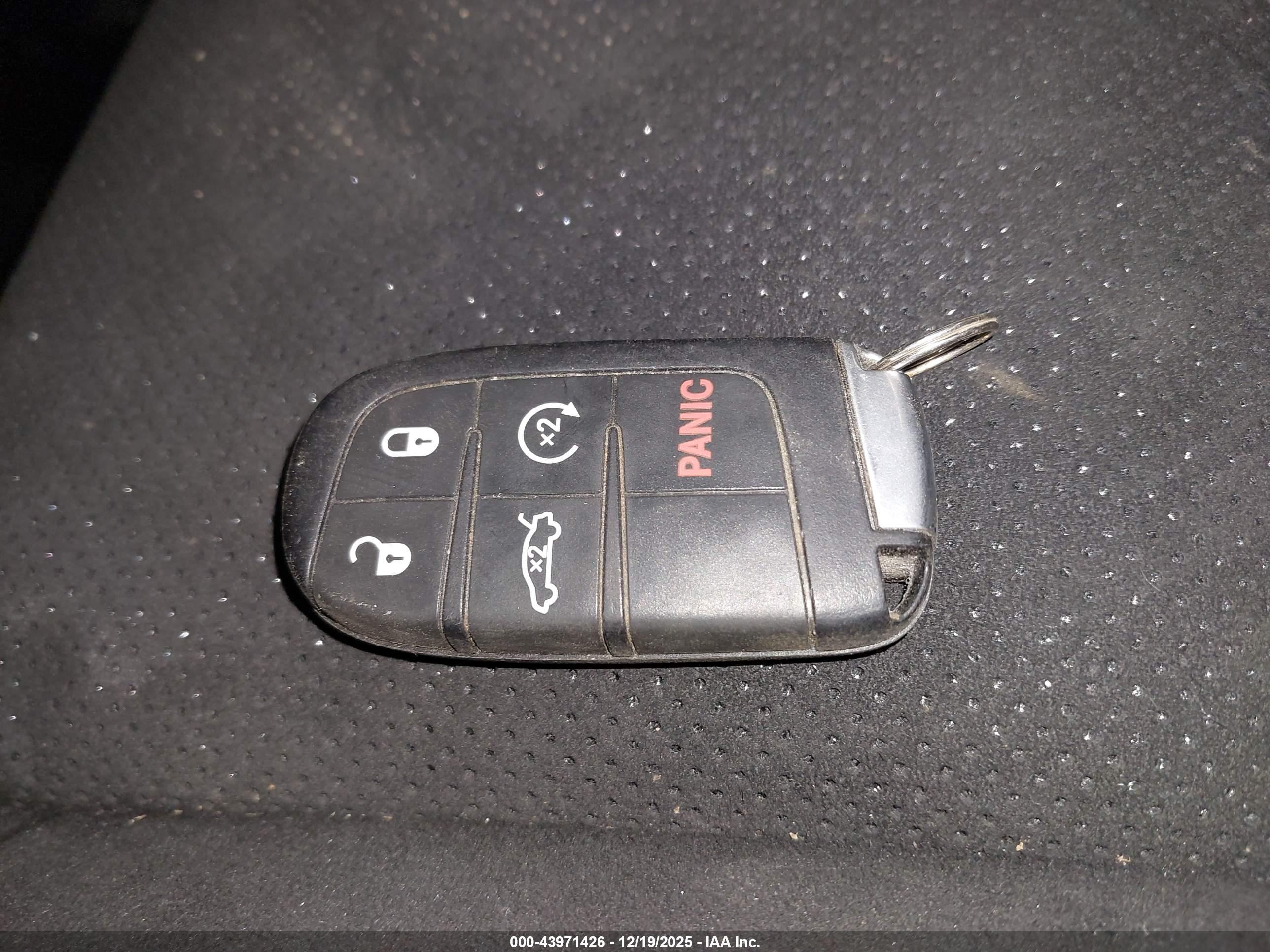 DODGE CHALLENGER image 11