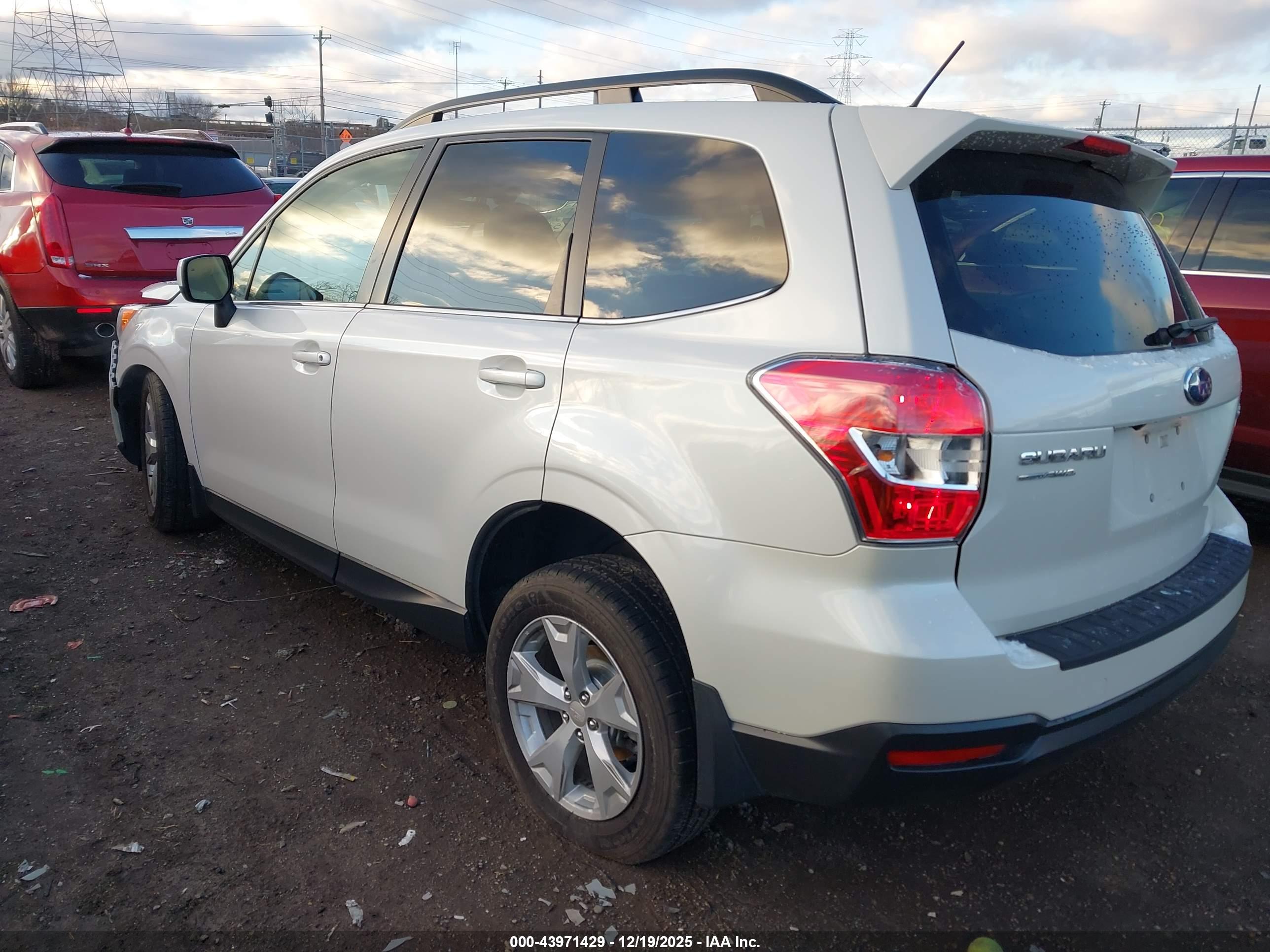 SUBARU FORESTER image 3