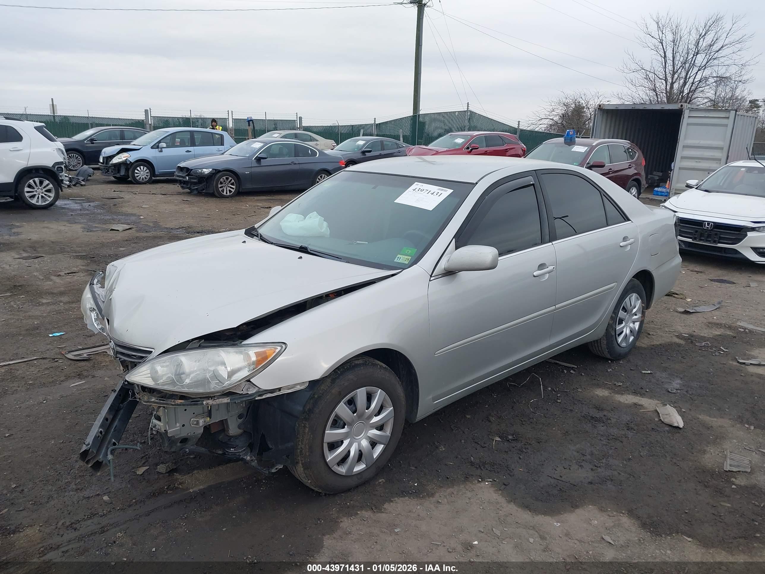 TOYOTA CAMRY image 2