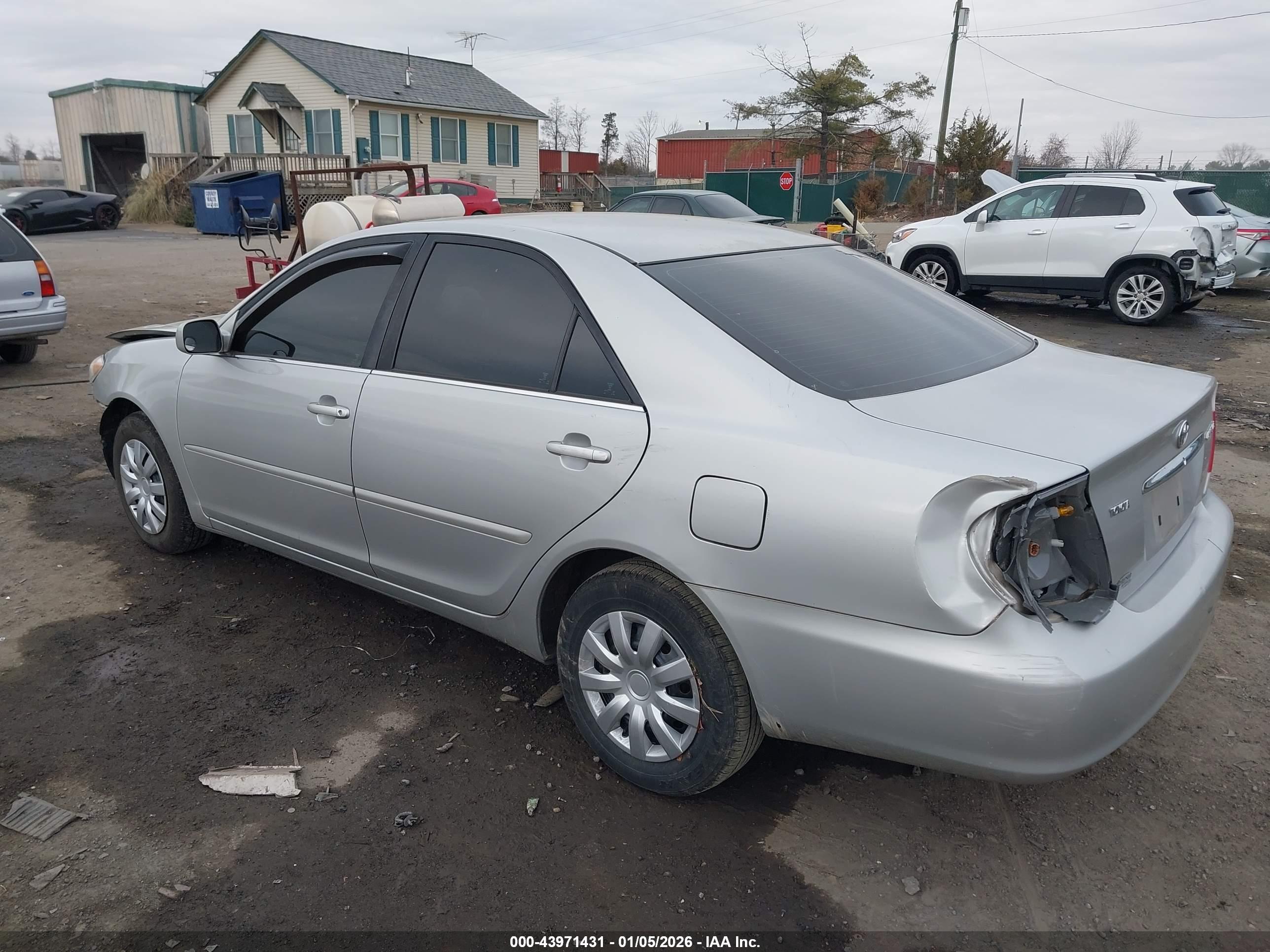 TOYOTA CAMRY image 3