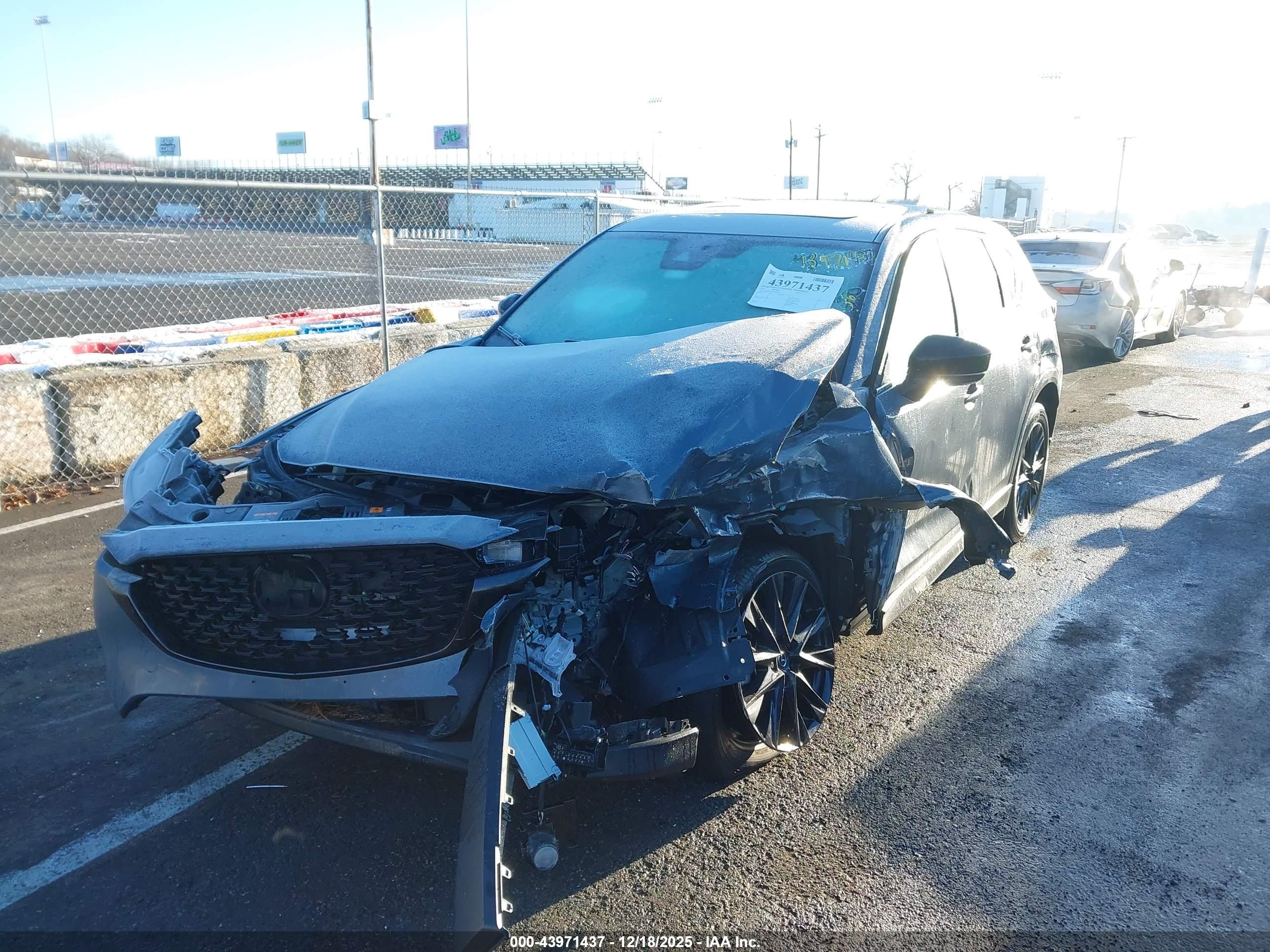 MAZDA CX-5 image 2