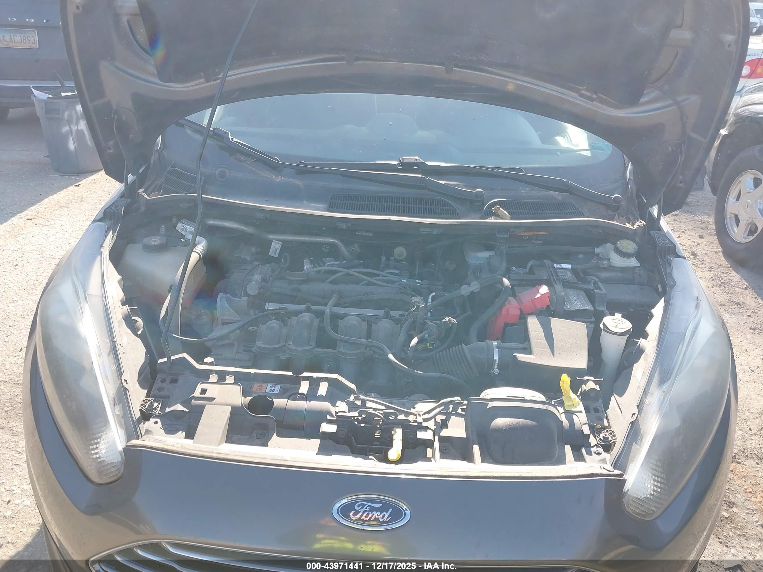 FORD FIESTA image 10