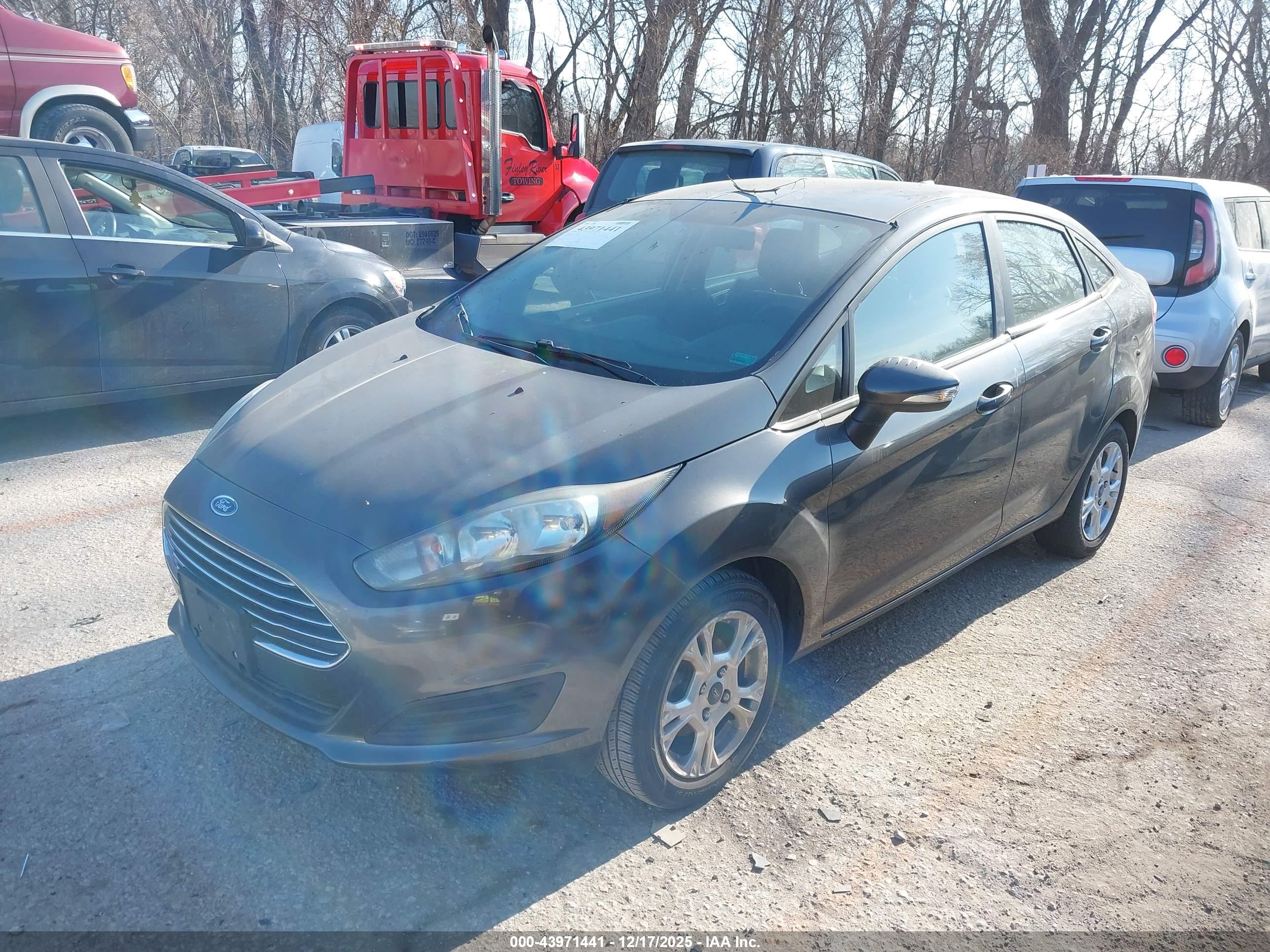 FORD FIESTA image 2