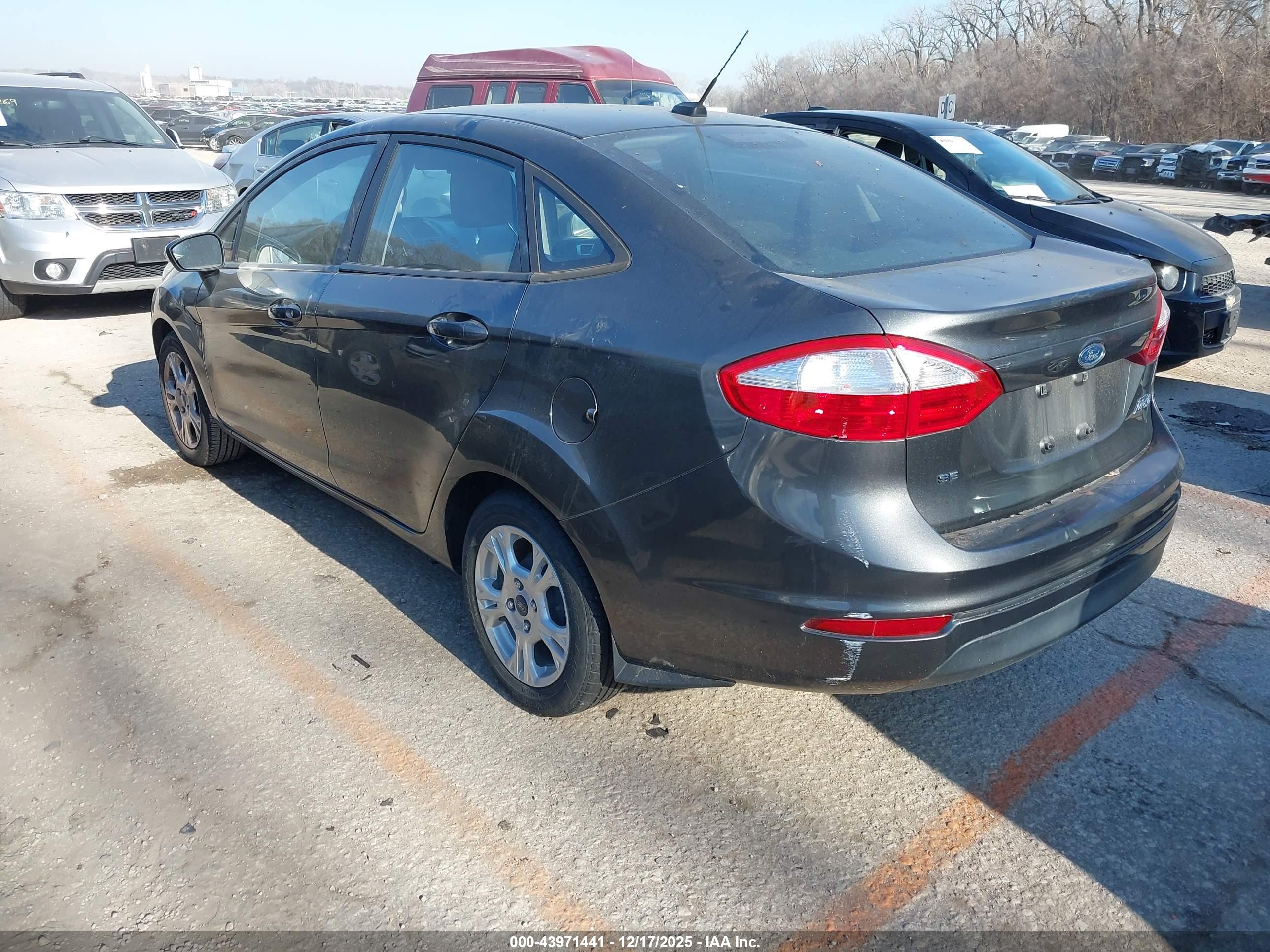 FORD FIESTA image 3