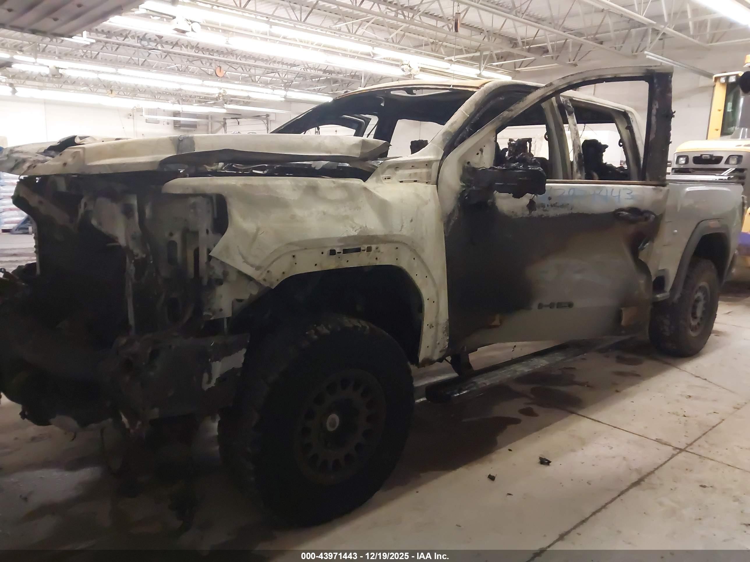 GMC SIERRA image 2