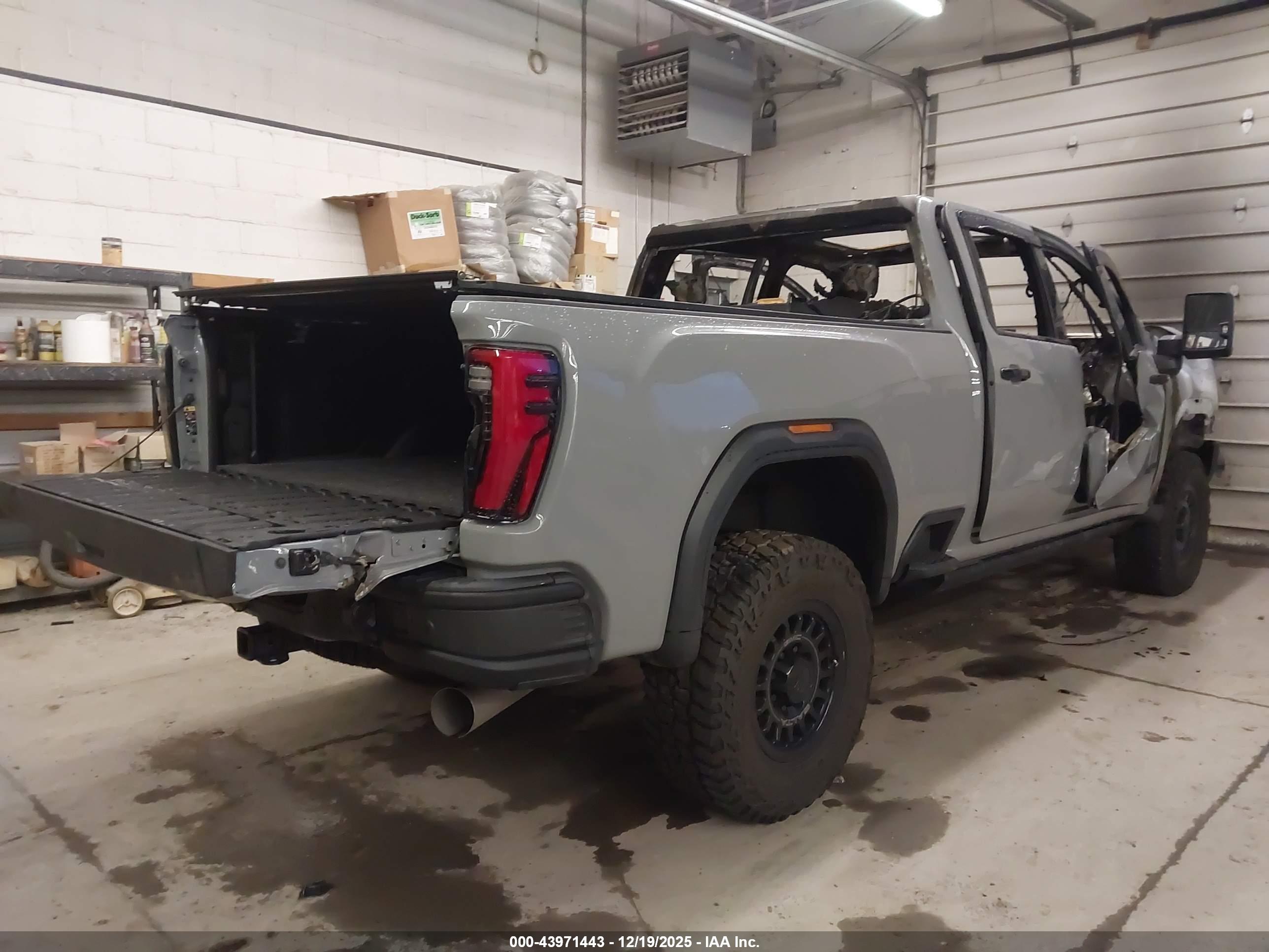 GMC SIERRA image 4