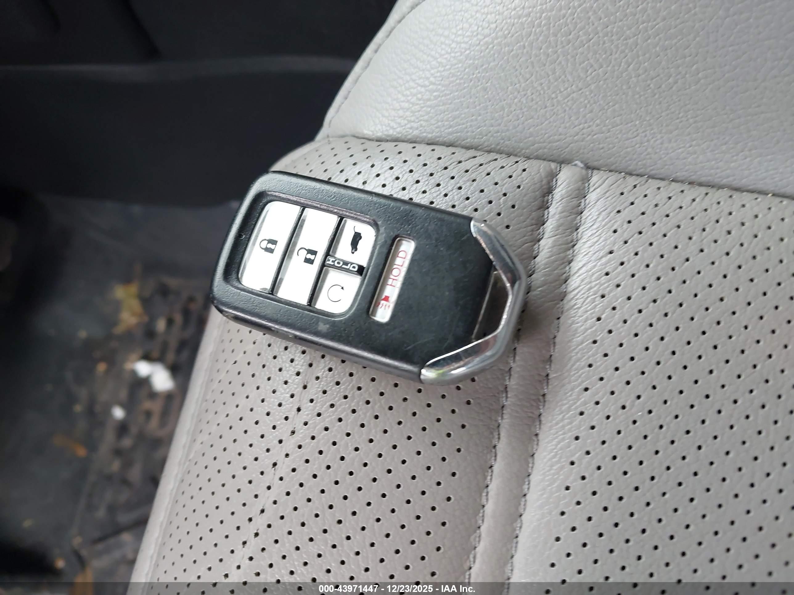 HONDA CR-V image 11
