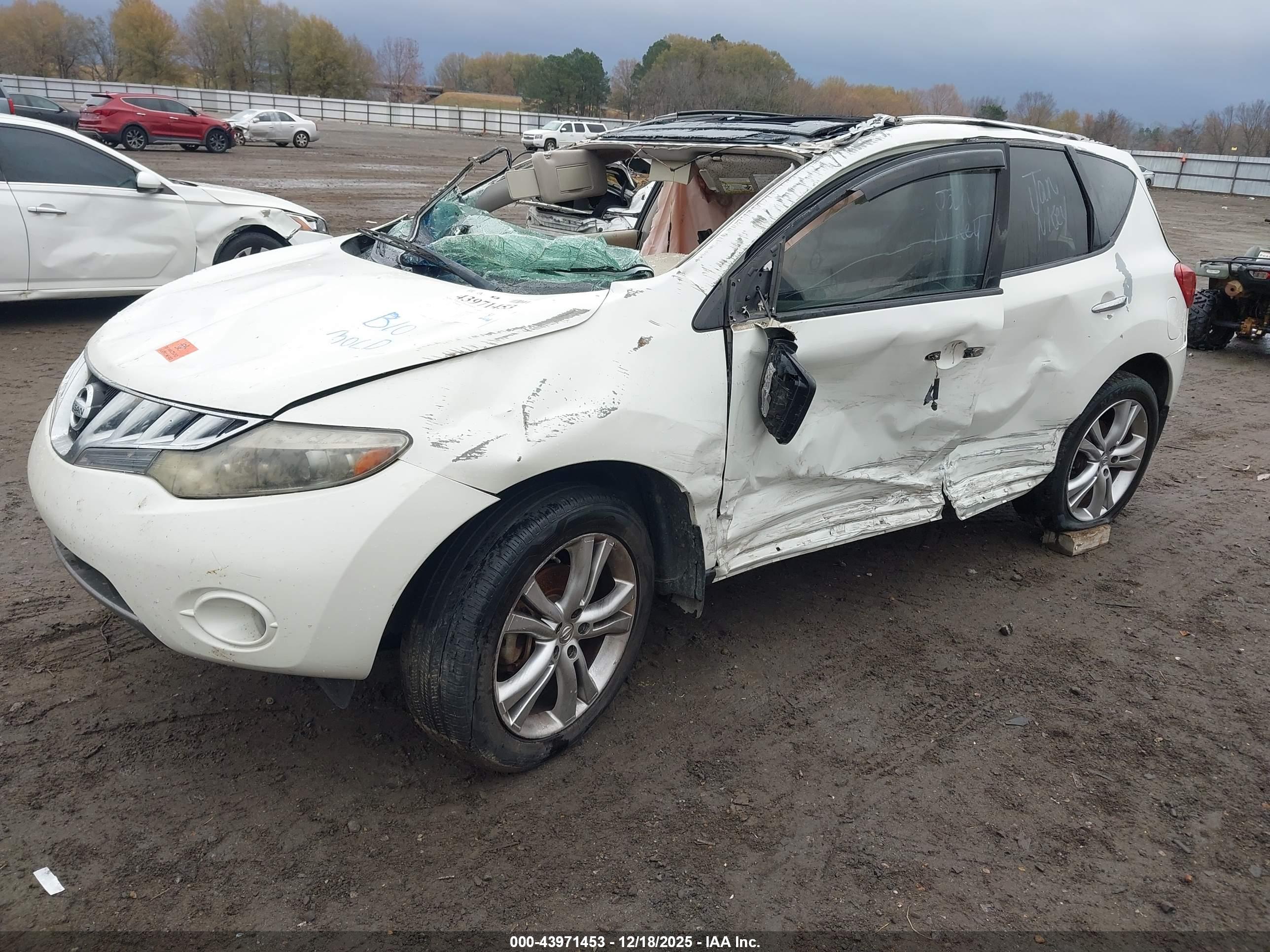NISSAN MURANO image 2